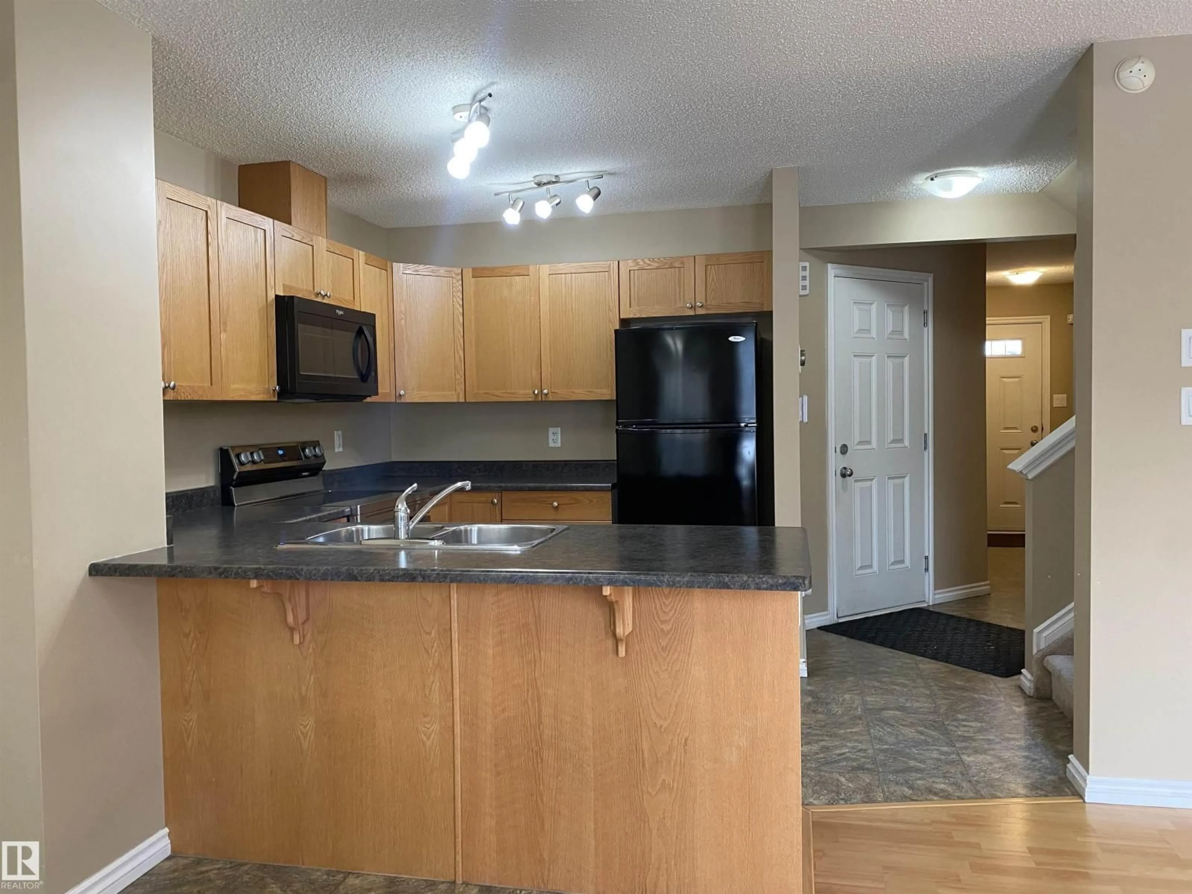 Standard kitchen, unknown for SW - 6411 18 AV, Edmonton Alberta T6X0M8