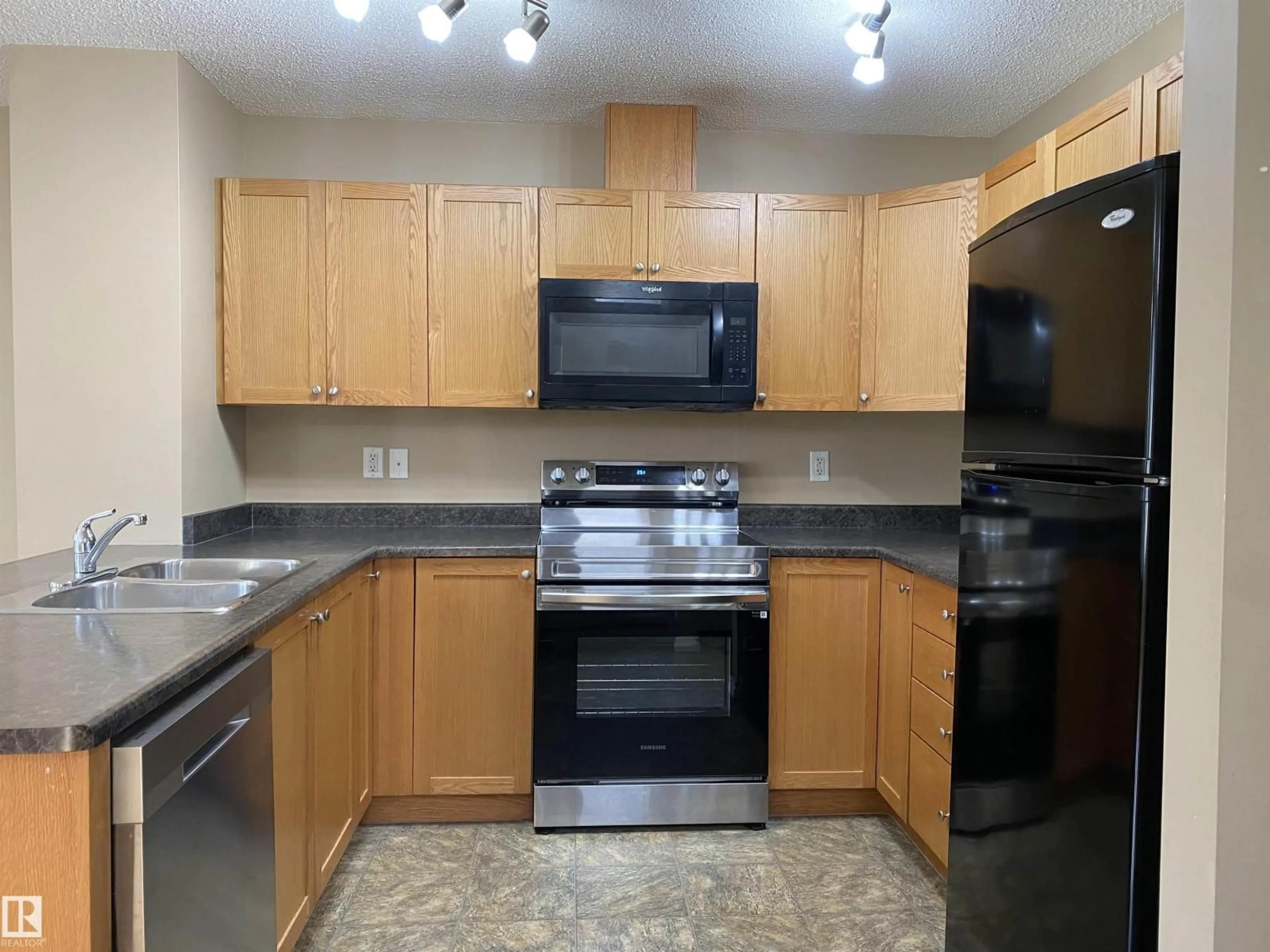 Standard kitchen, unknown for SW - 6411 18 AV, Edmonton Alberta T6X0M8