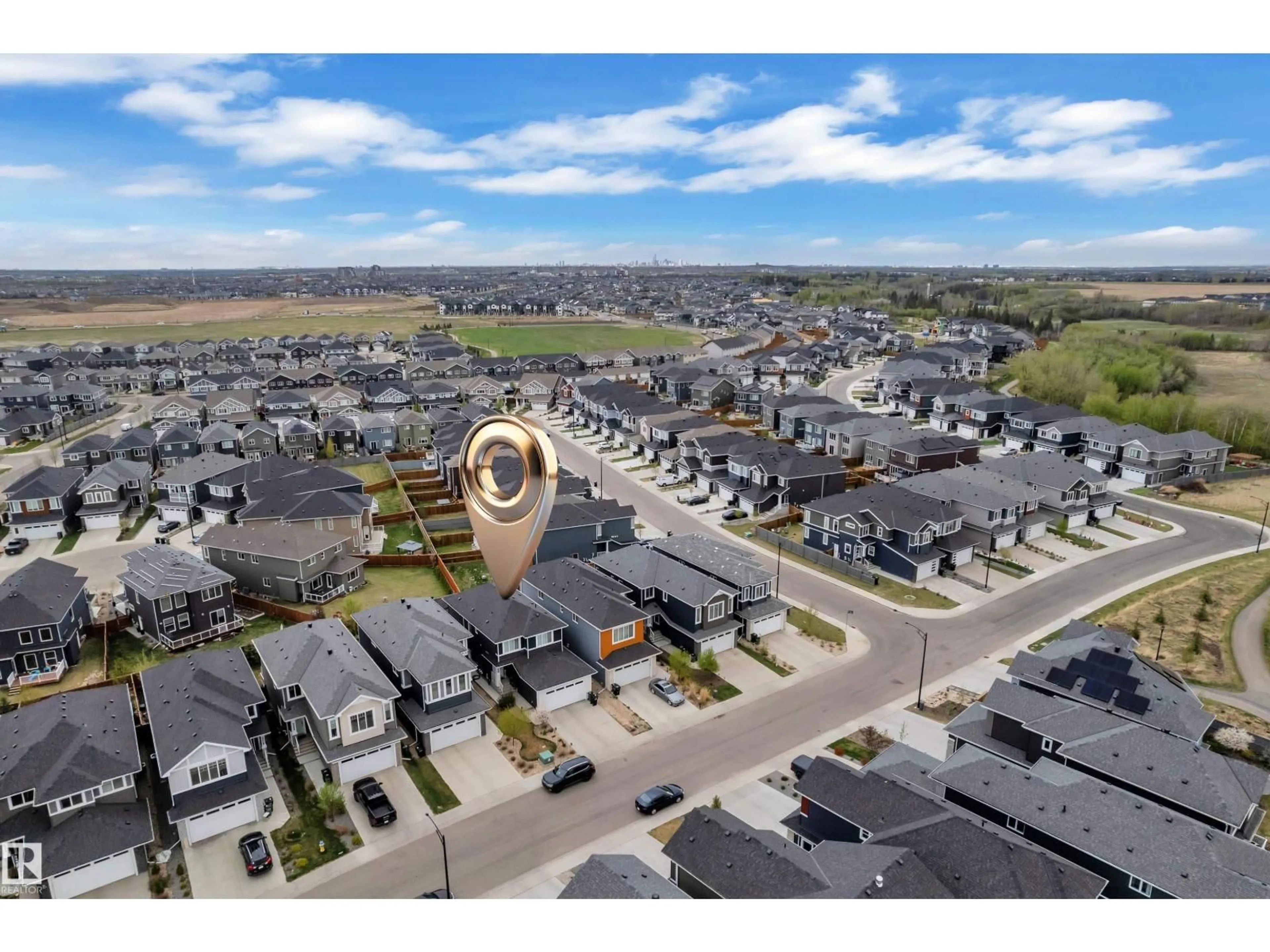 A pic from outside/outdoor area/front of a property/back of a property/a pic from drone, unknown for 16016 34 AV, Edmonton Alberta T6W4V7