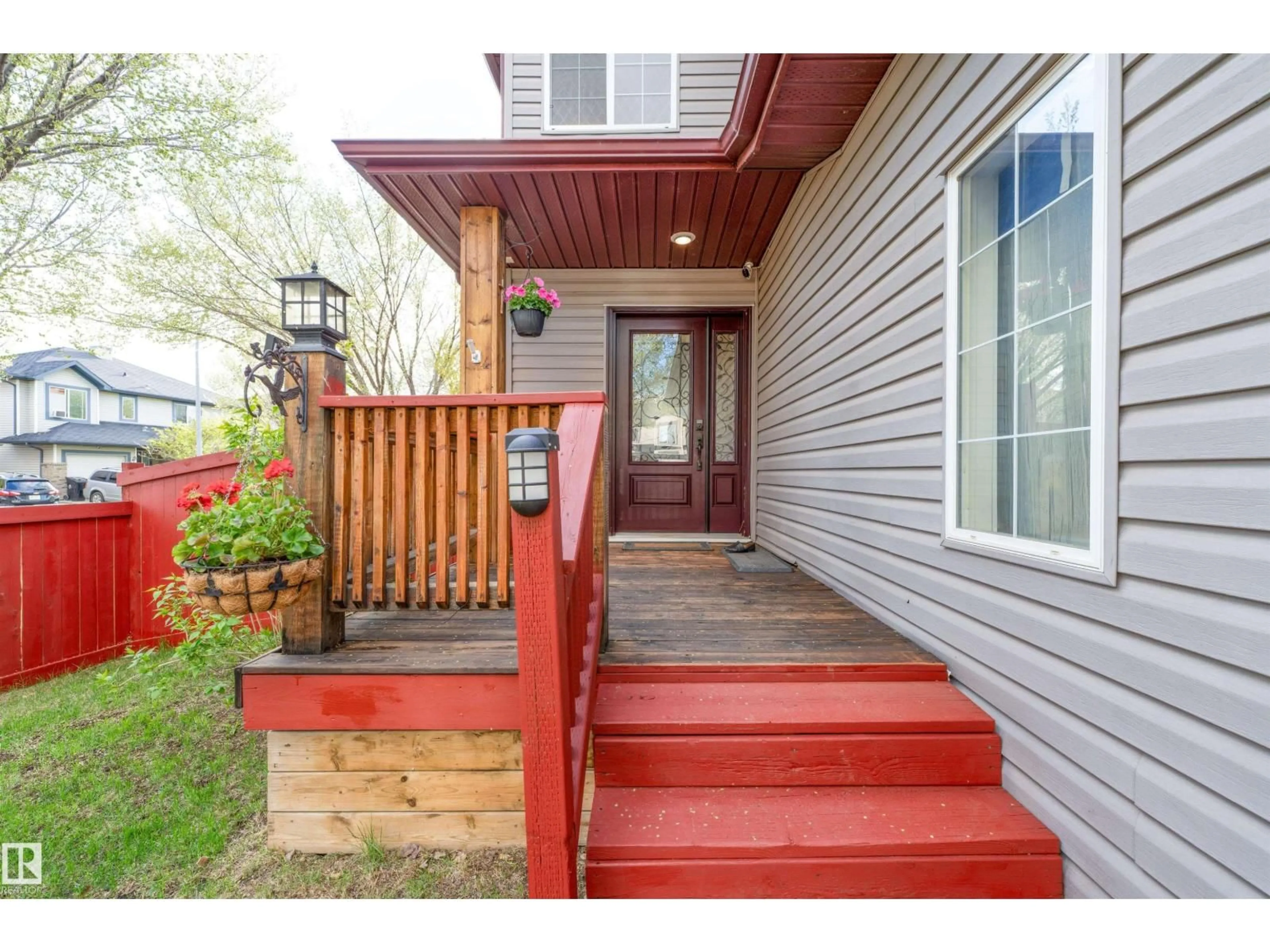 Indoor entryway for 50 GALLOWAY WD, Fort Saskatchewan Alberta T8L0A3