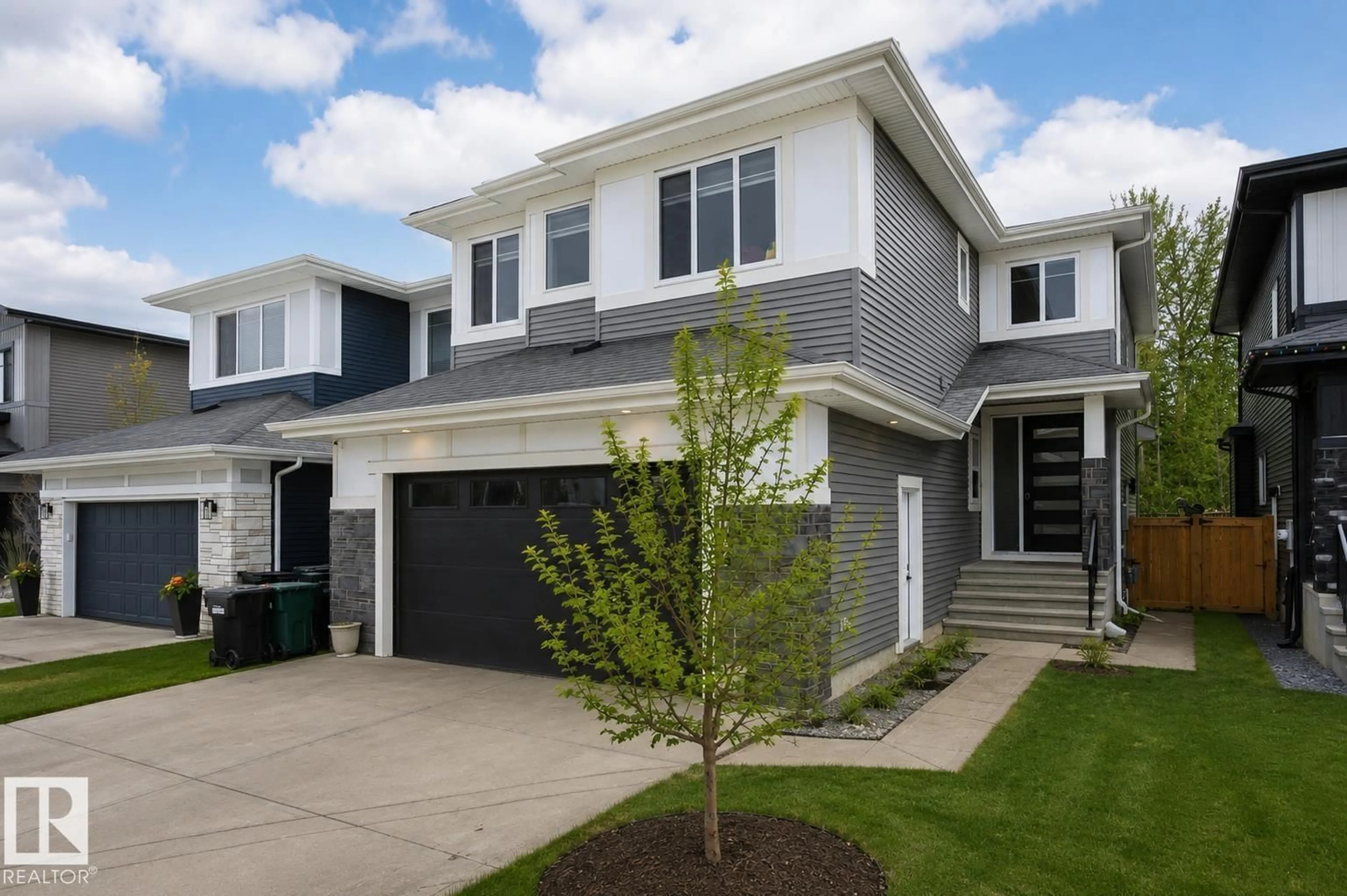 Home with vinyl exterior material, street for 37 BRUNSWYCK CR, Spruce Grove Alberta T7X0Y9