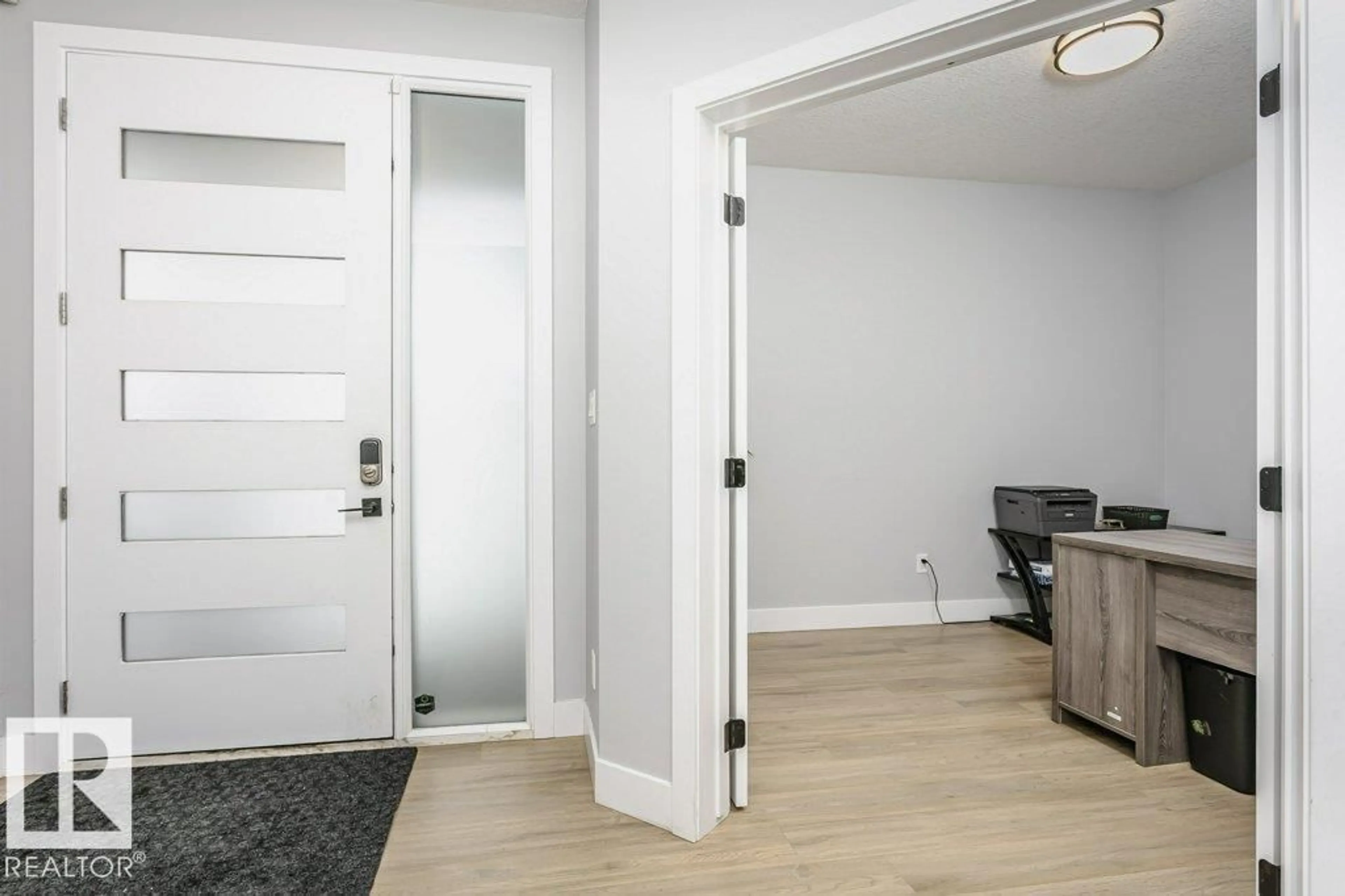 Indoor entryway for 37 BRUNSWYCK CR, Spruce Grove Alberta T7X0Y9