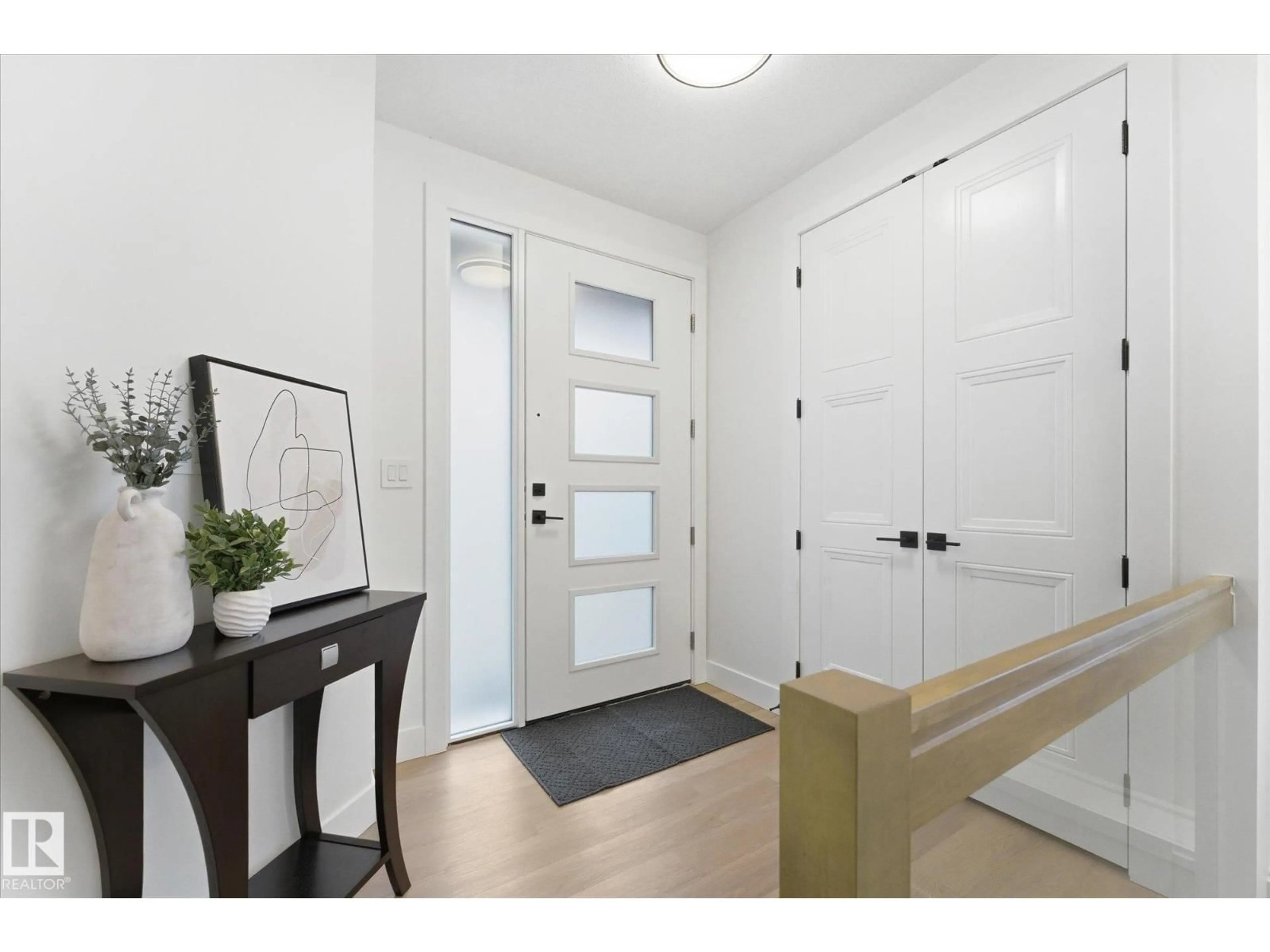 Indoor entryway for 164 CALEDON CR, Spruce Grove Alberta T7X4E3