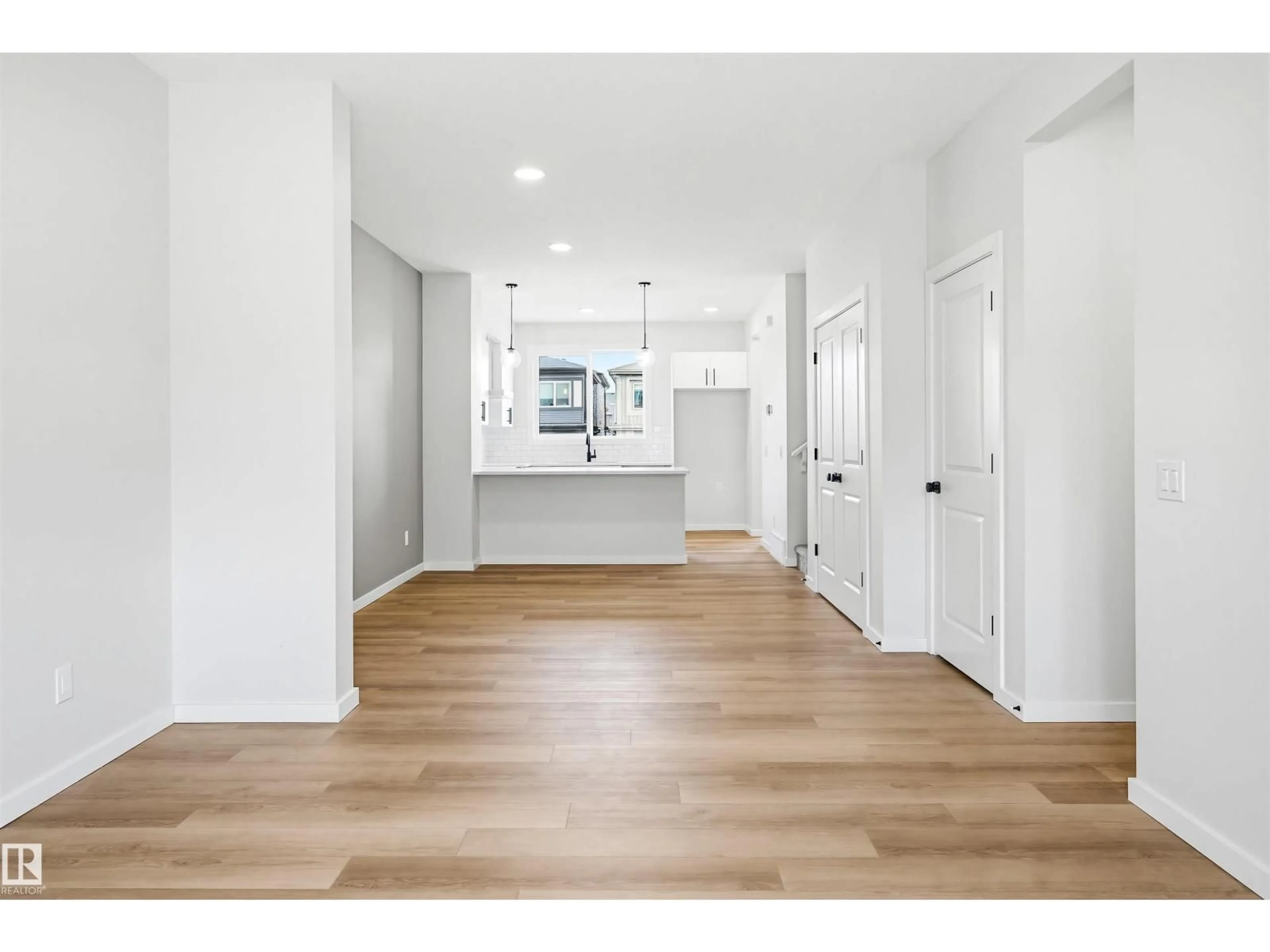 Indoor entryway for 22429 83A AVENUE AVENUE, Edmonton Alberta T5T7R2