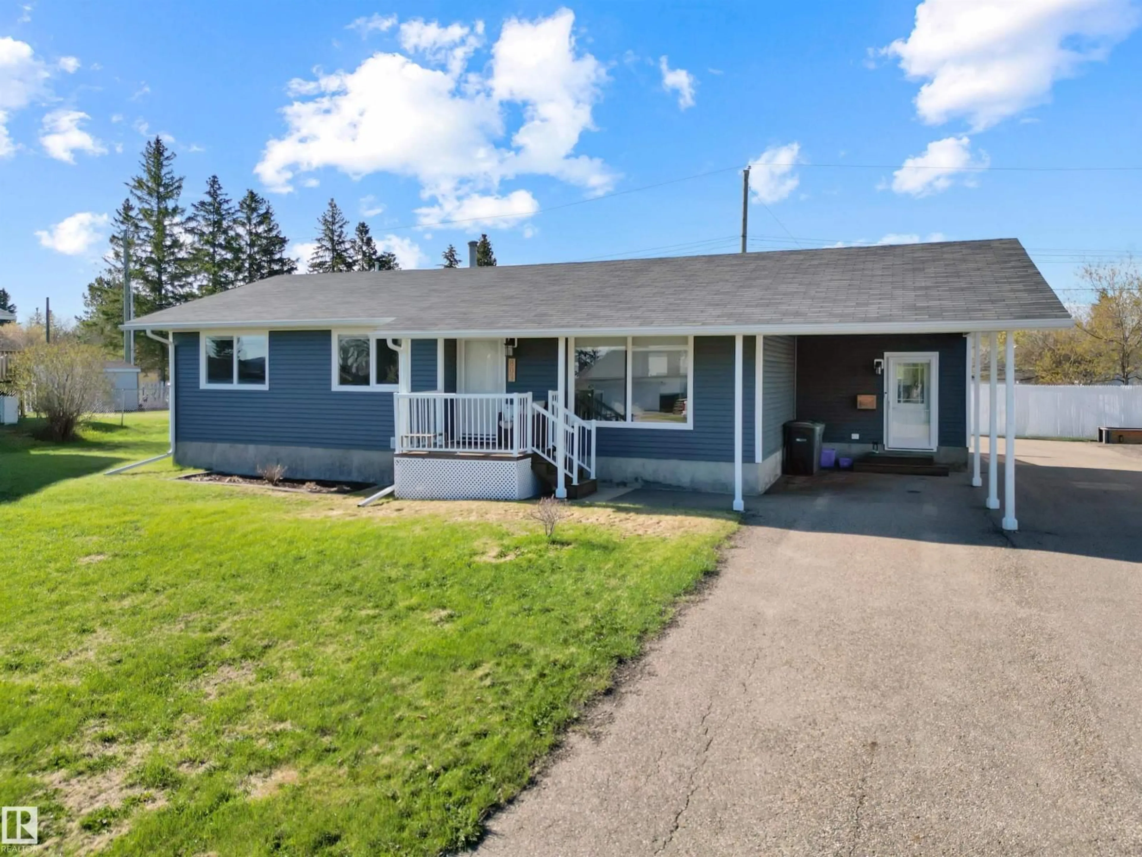 Home with vinyl exterior material, street for 803 12 AV, Cold Lake Alberta T9M1H6