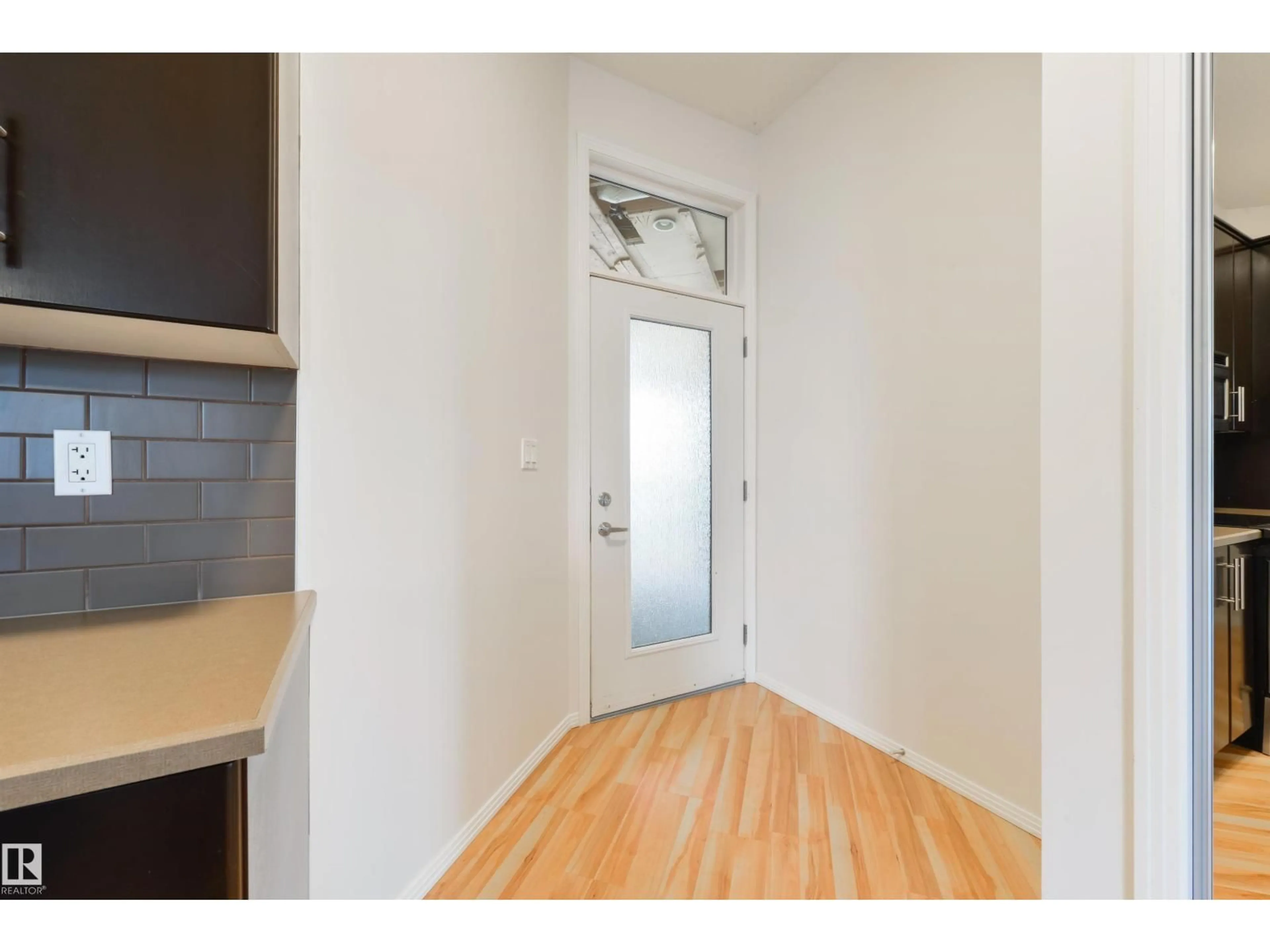 Indoor entryway for 405 - 10531 117 ST, Edmonton Alberta T5H0A8