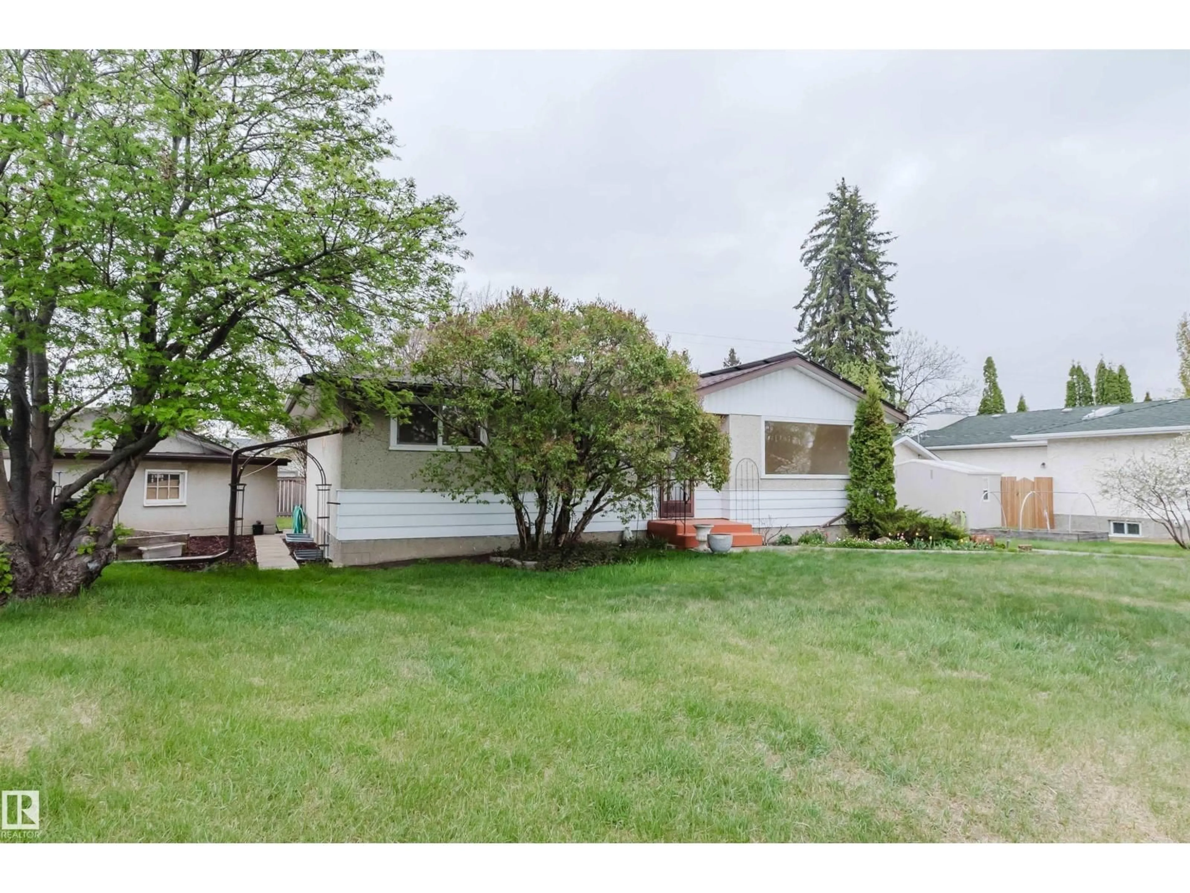 A pic from outside/outdoor area/front of a property/back of a property/a pic from drone, street for NW - 8311 160 ST, Edmonton Alberta T5R2H2