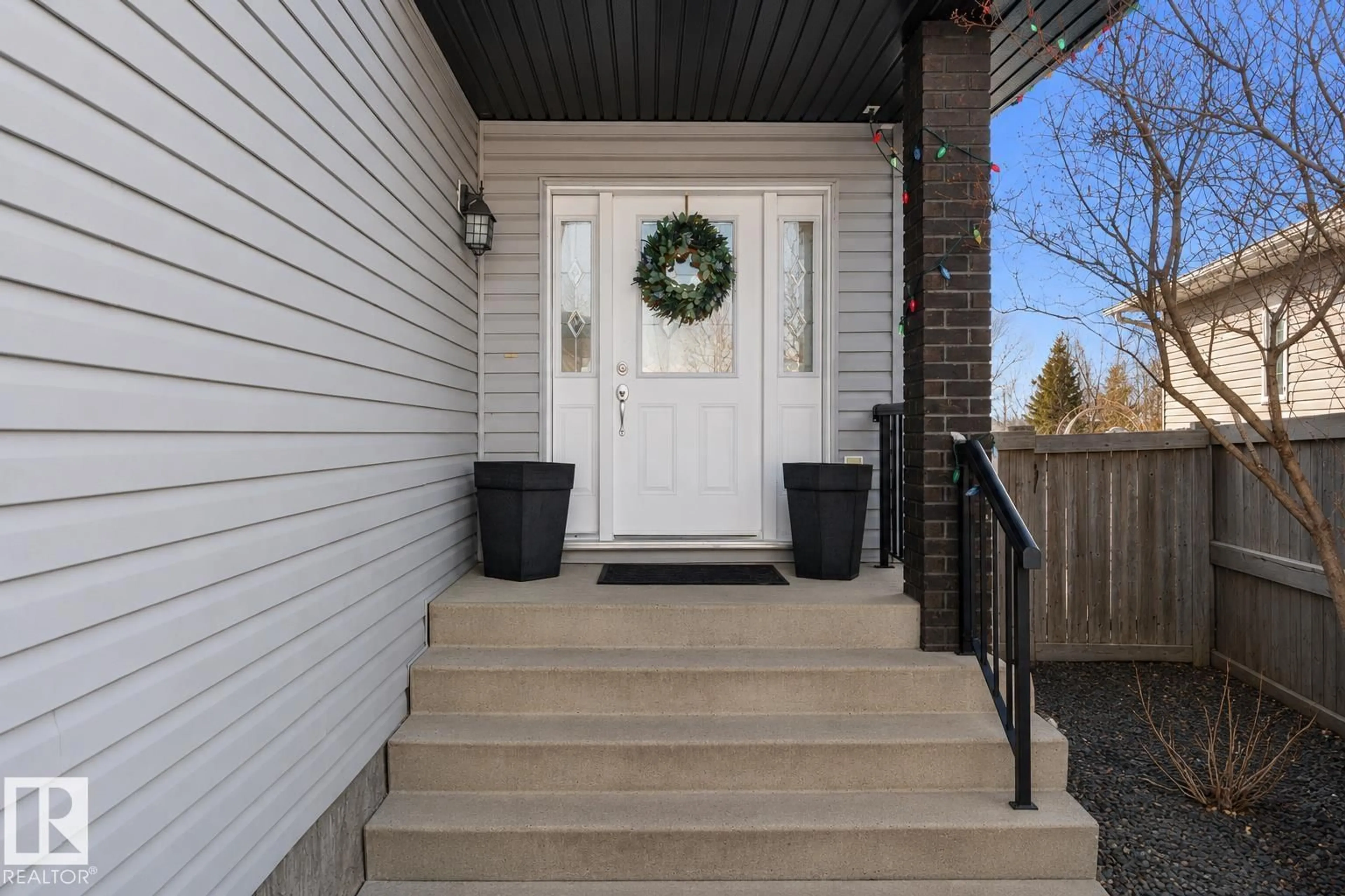 Indoor entryway for 112 LAKELAND PT, Beaumont Alberta T4X0B4