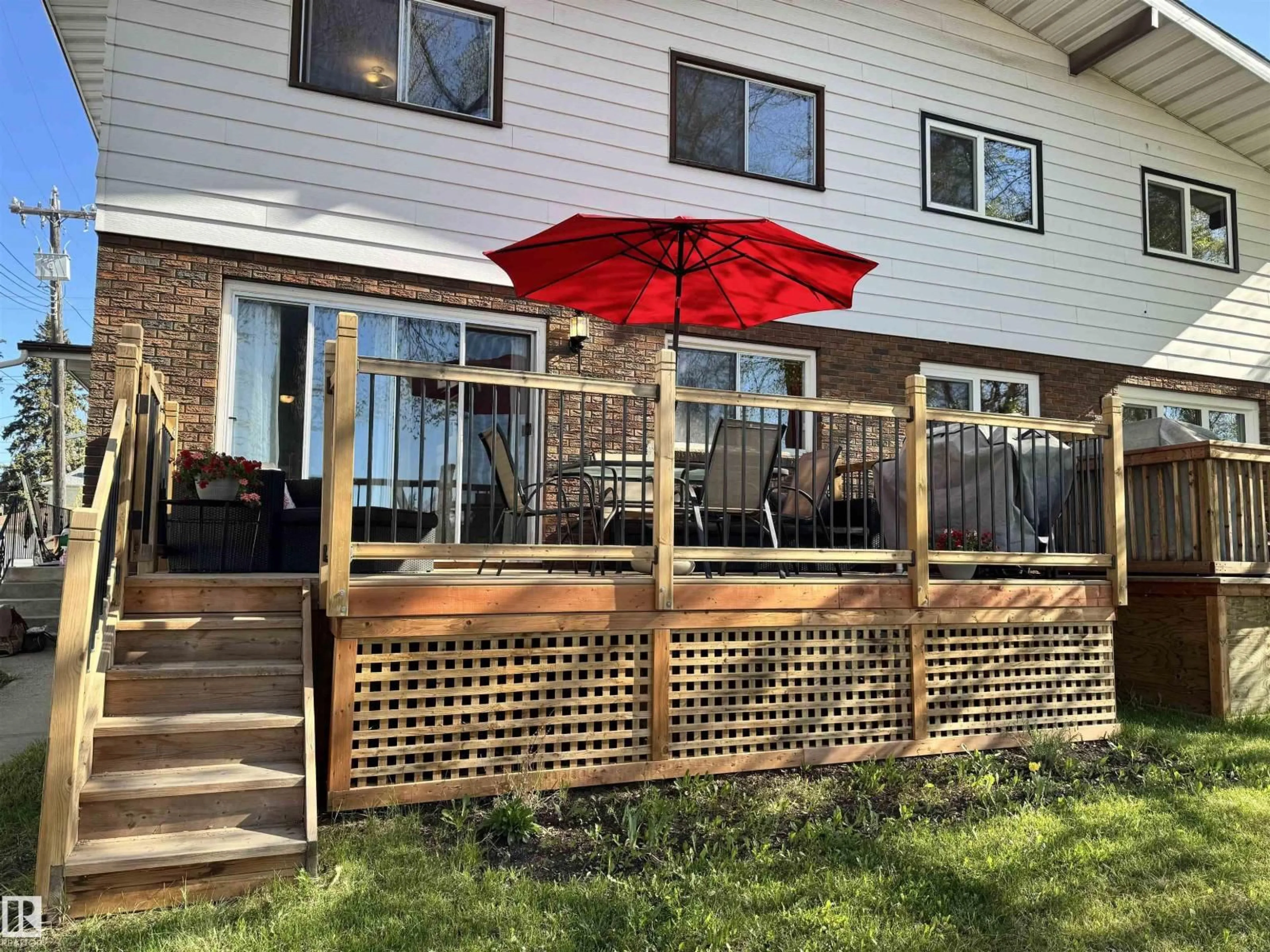 Patio, unknown for NW - 9324 80 AV, Edmonton Alberta T6C0T9