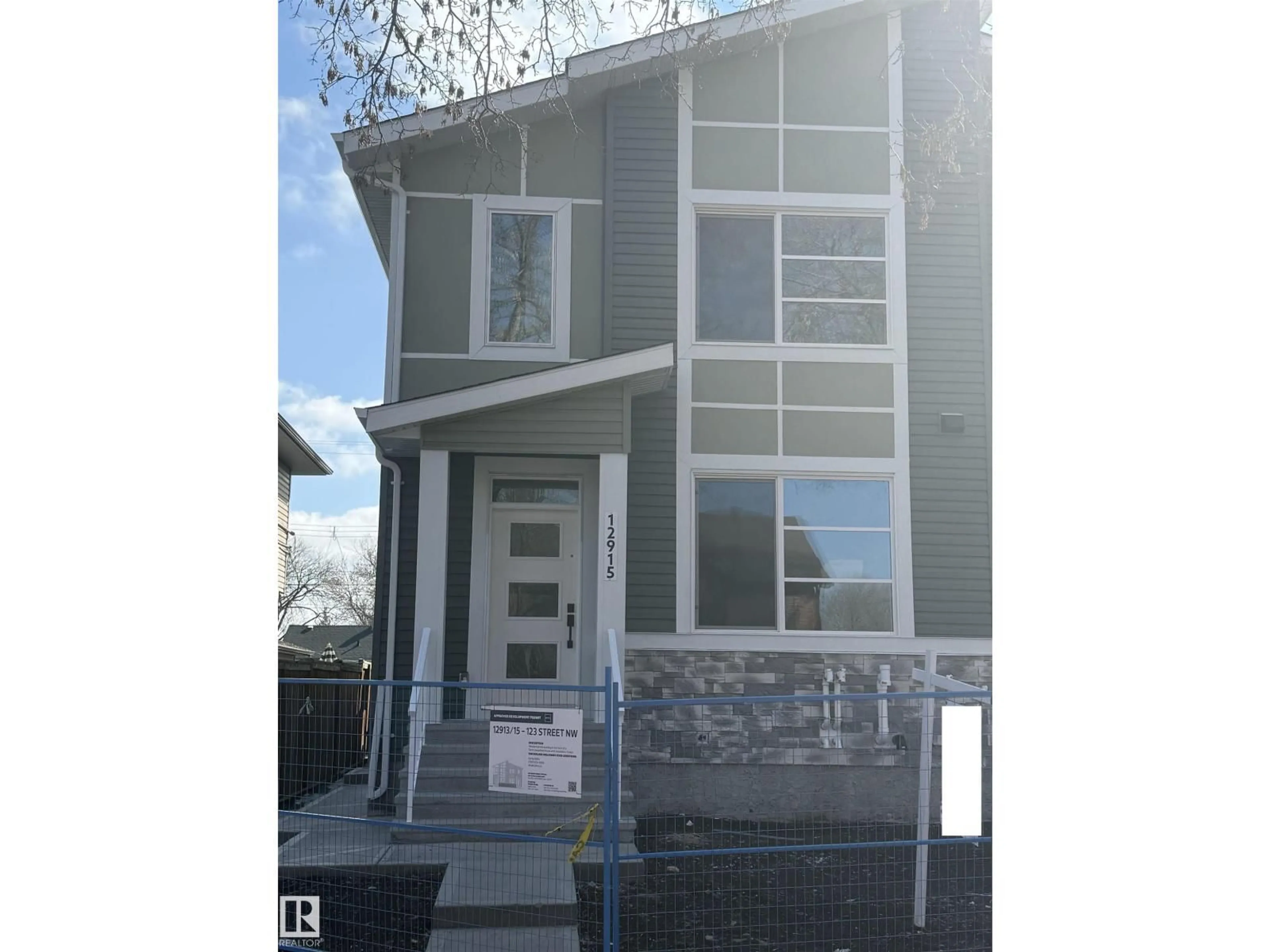 Home with vinyl exterior material, building for NW - 12915 123 ST, Edmonton Alberta T5L0J6