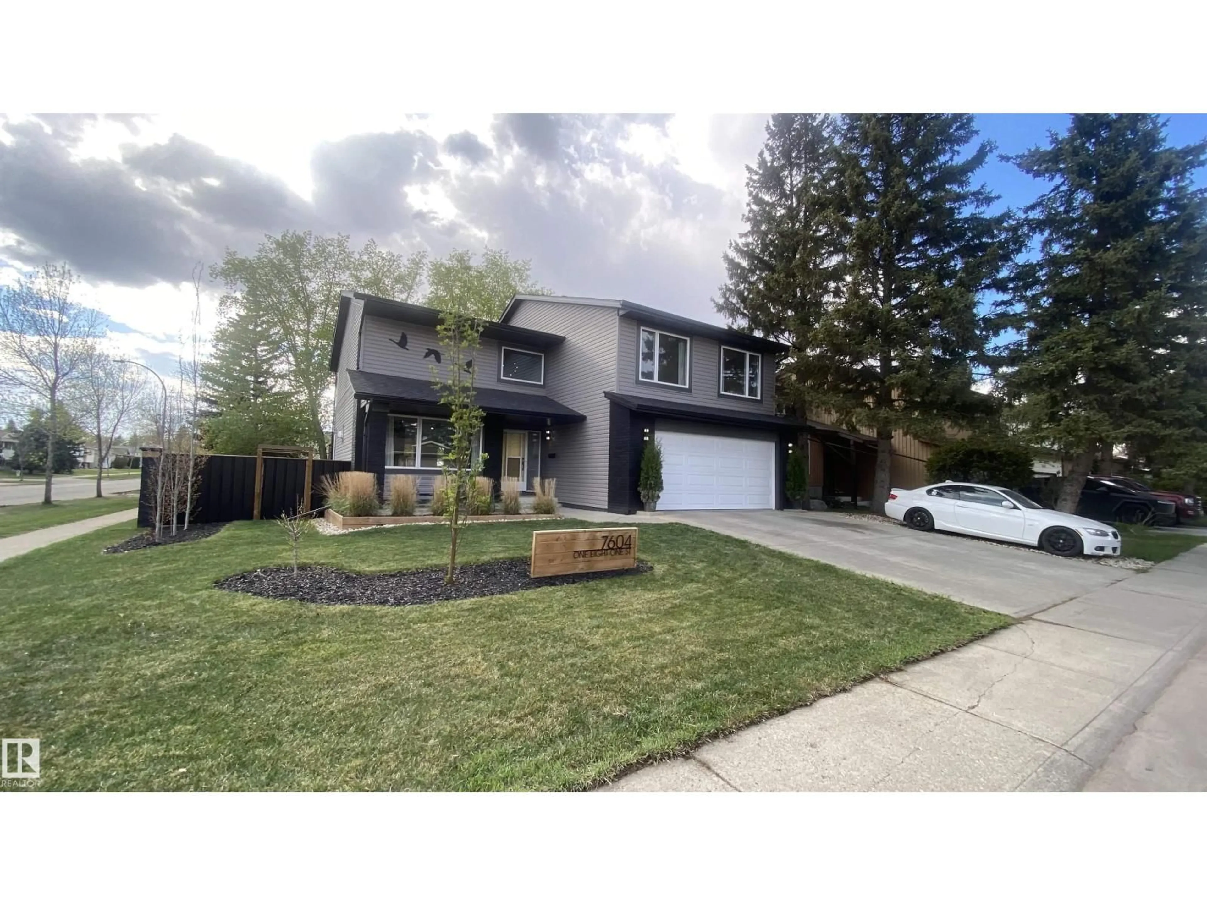 A pic from outside/outdoor area/front of a property/back of a property/a pic from drone, street for NW - 7604 181 ST, Edmonton Alberta T5T1Z7