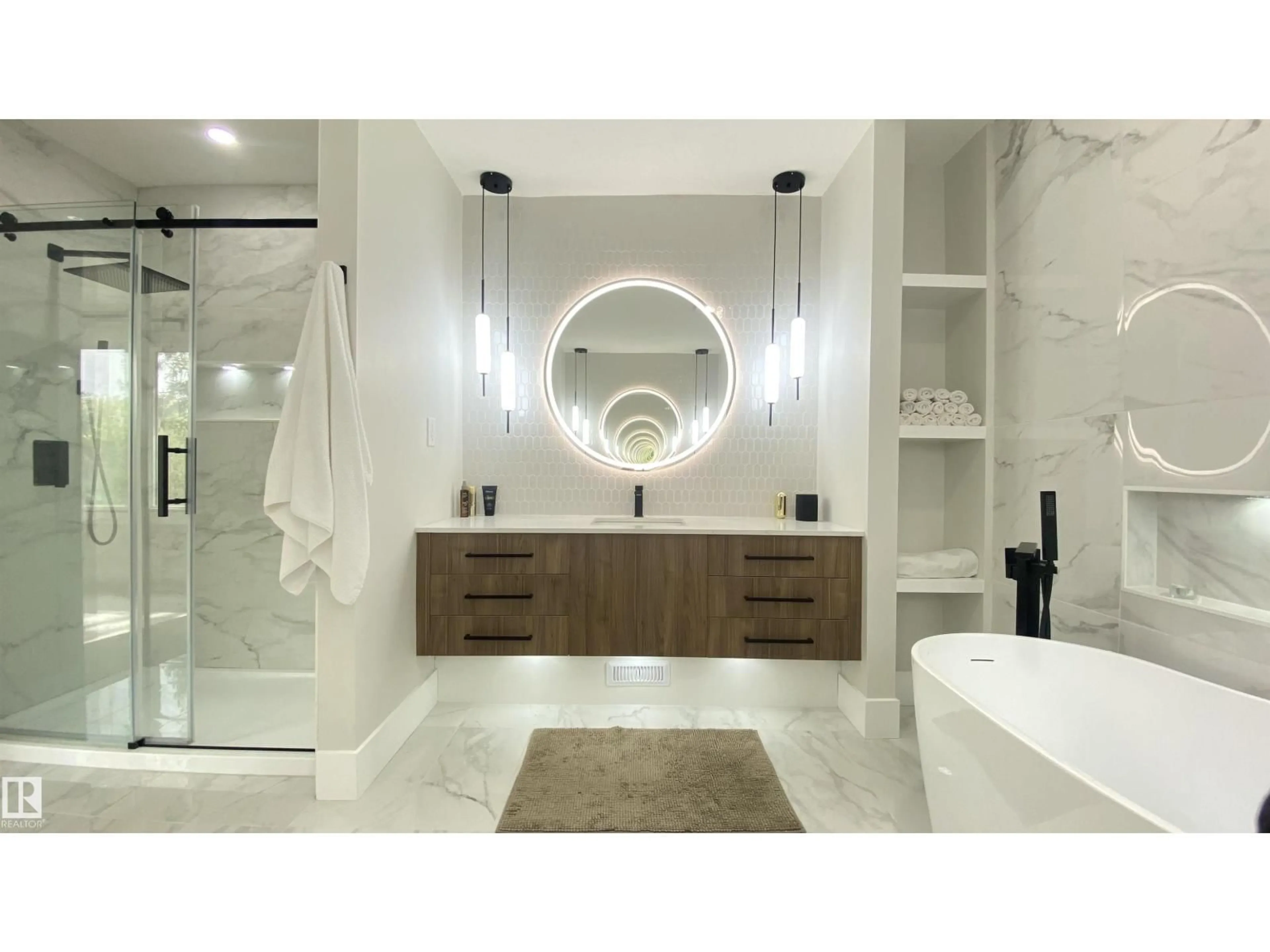 Contemporary bathroom, ceramic/tile floor for NW - 7604 181 ST, Edmonton Alberta T5T1Z7