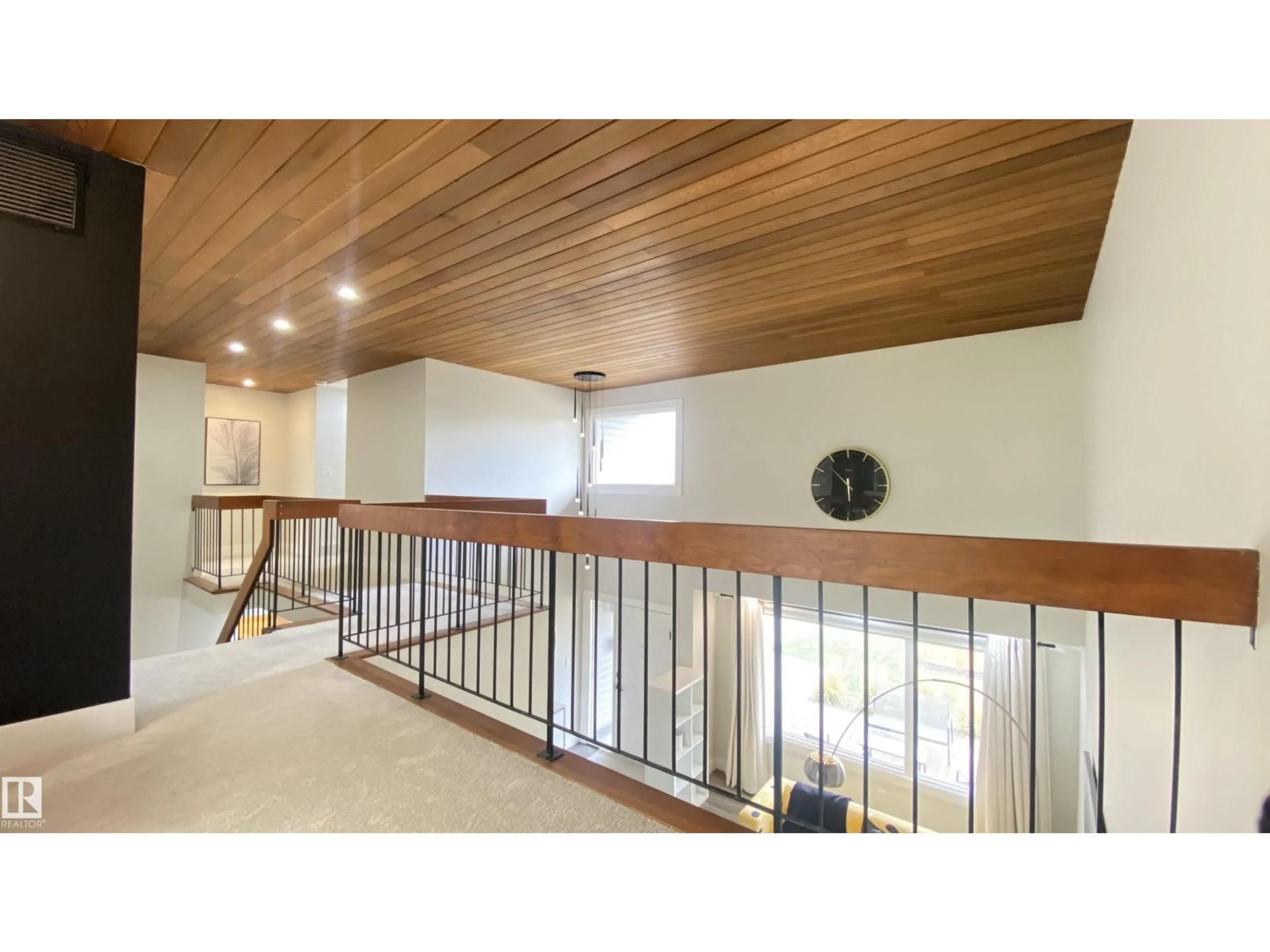Indoor foyer for NW - 7604 181 ST, Edmonton Alberta T5T1Z7