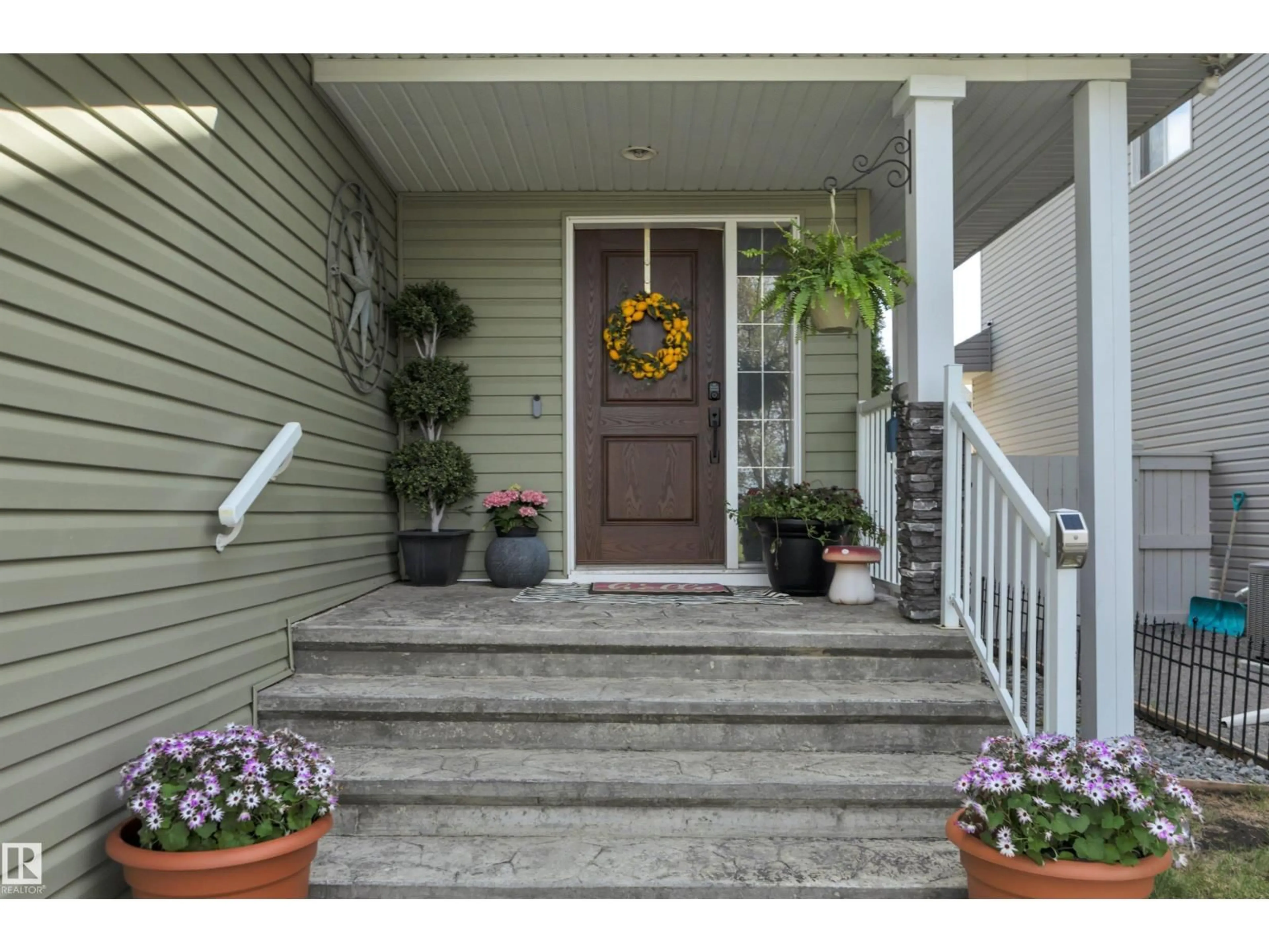 Indoor entryway for 6509 38 AV, Beaumont Alberta T4X0G5