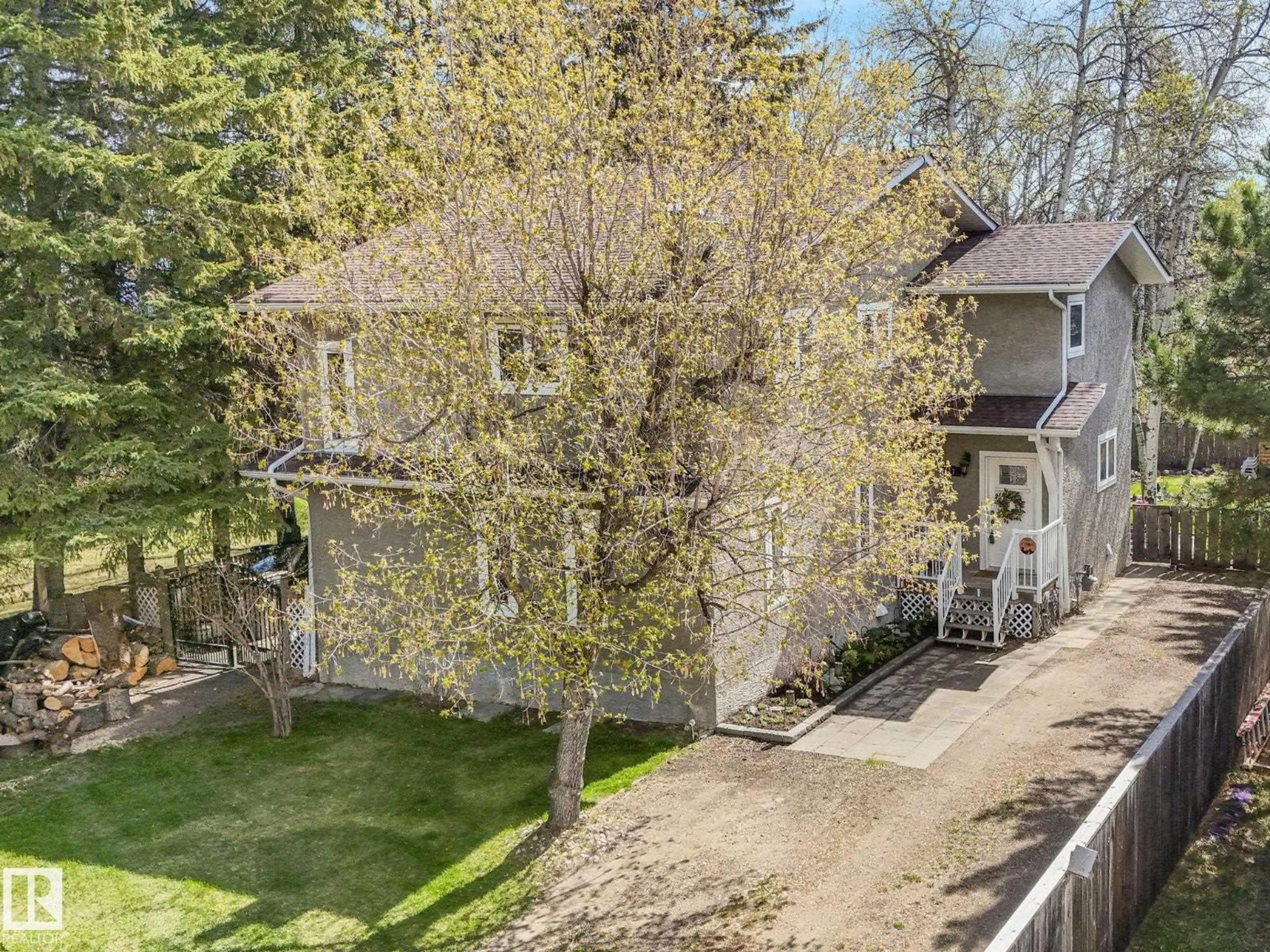 A pic from outside/outdoor area/front of a property/back of a property/a pic from drone, street for 517 5TH ST, Rural Wetaskiwin County Alberta T0C2V0