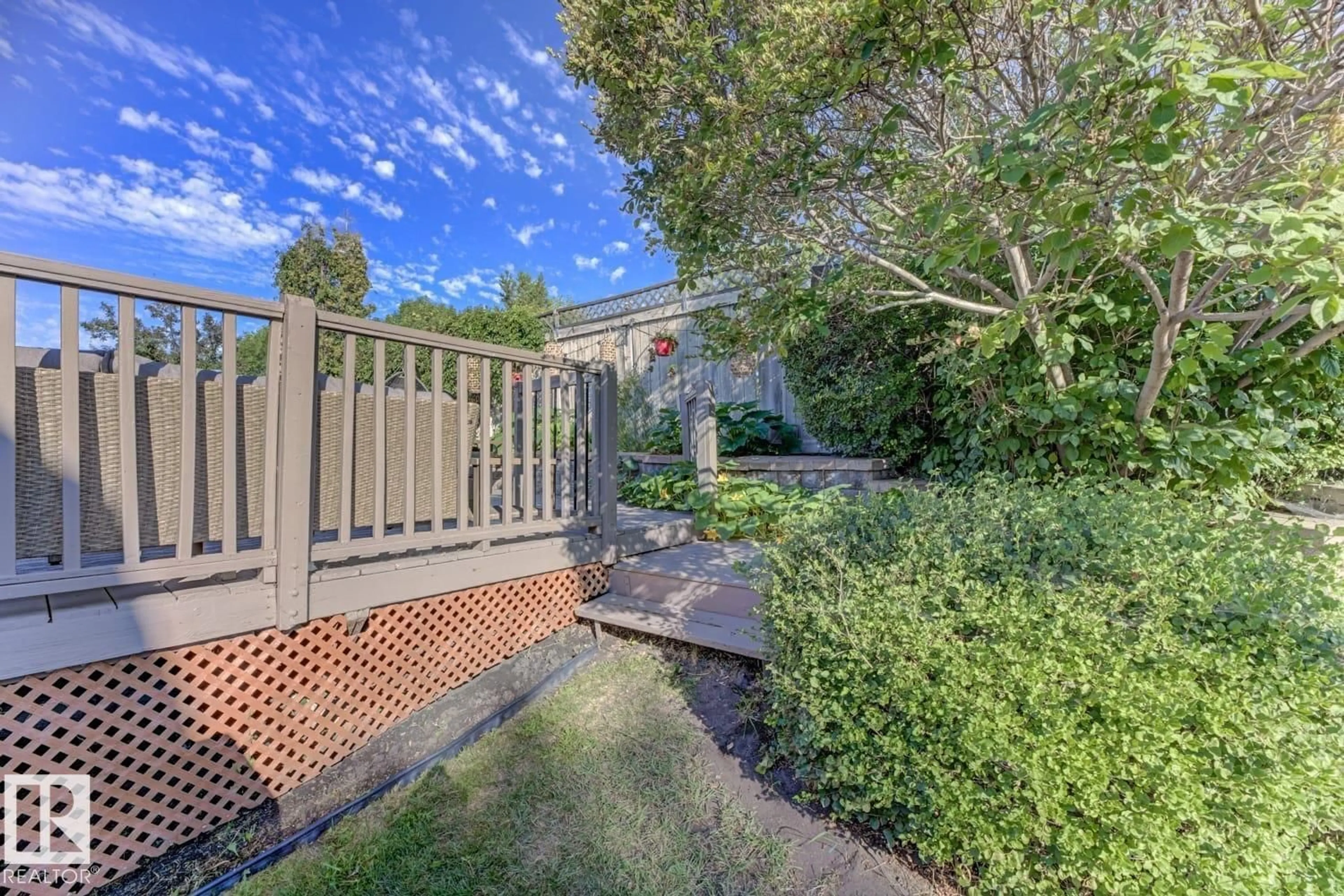 Patio, unknown for 3208 135A AV, Edmonton Alberta T5A5E3