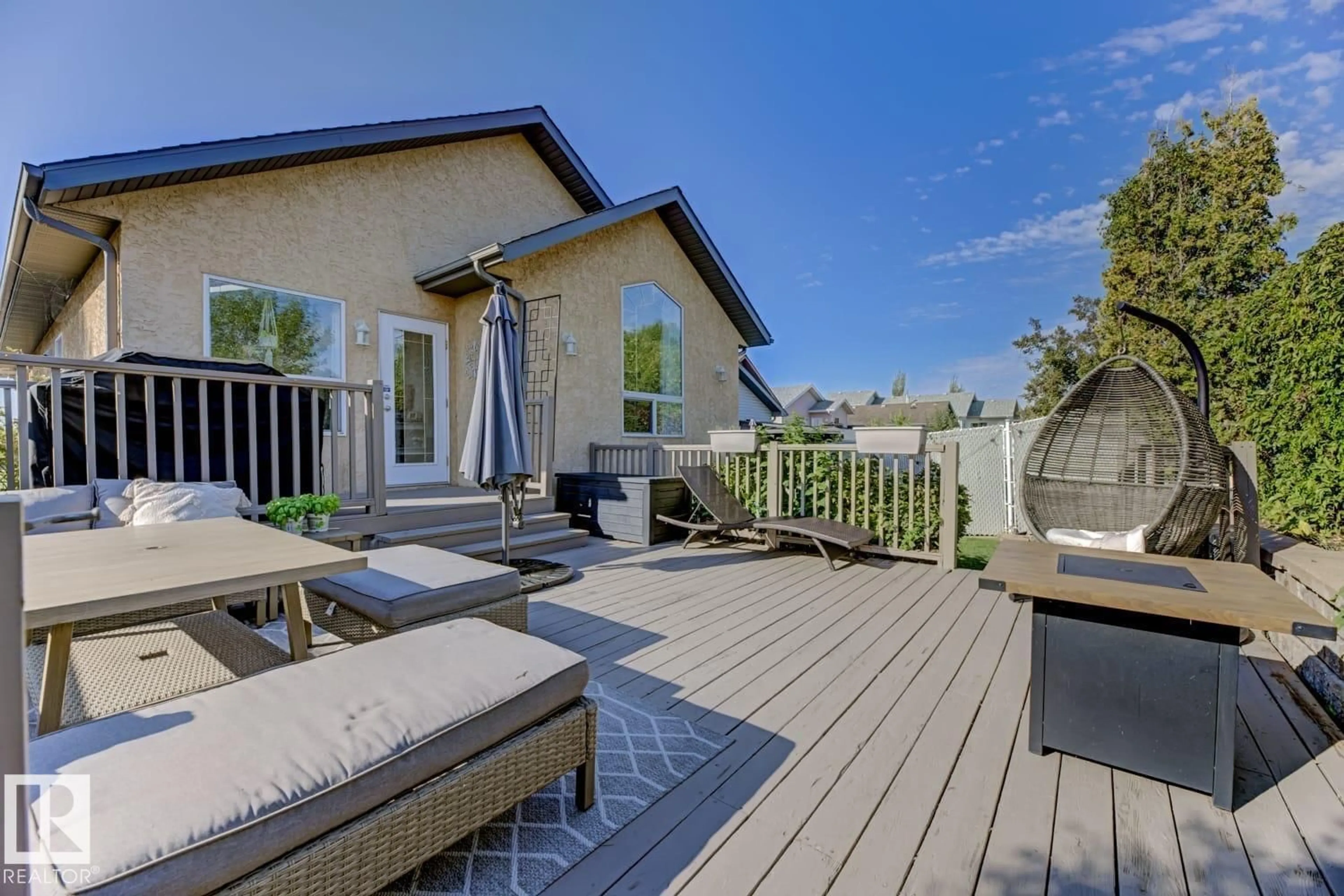 Patio, unknown for 3208 135A AV, Edmonton Alberta T5A5E3