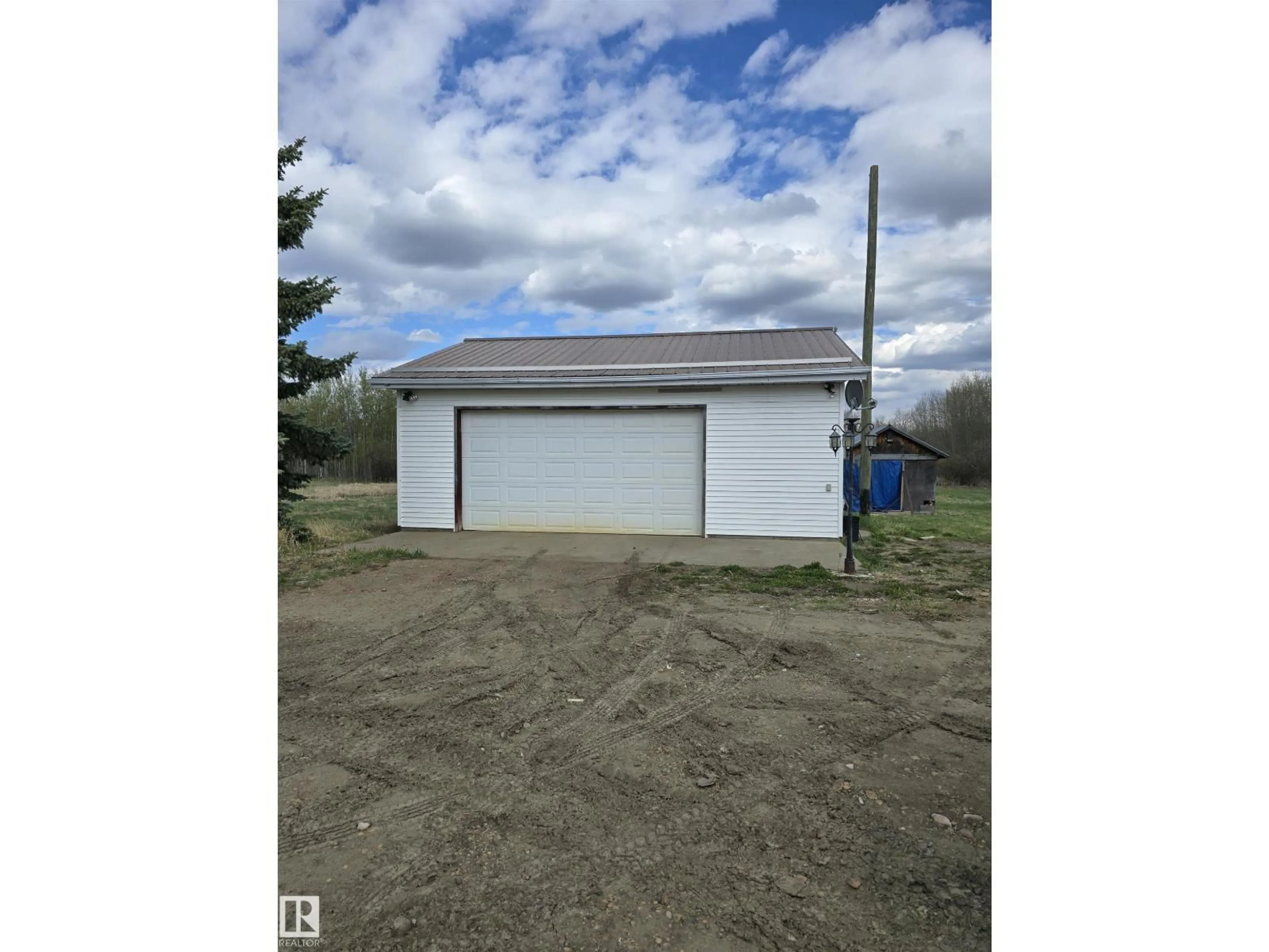 Shed for 53559 RANGE RD 220, Rural Strathcona County Alberta T8E2B6
