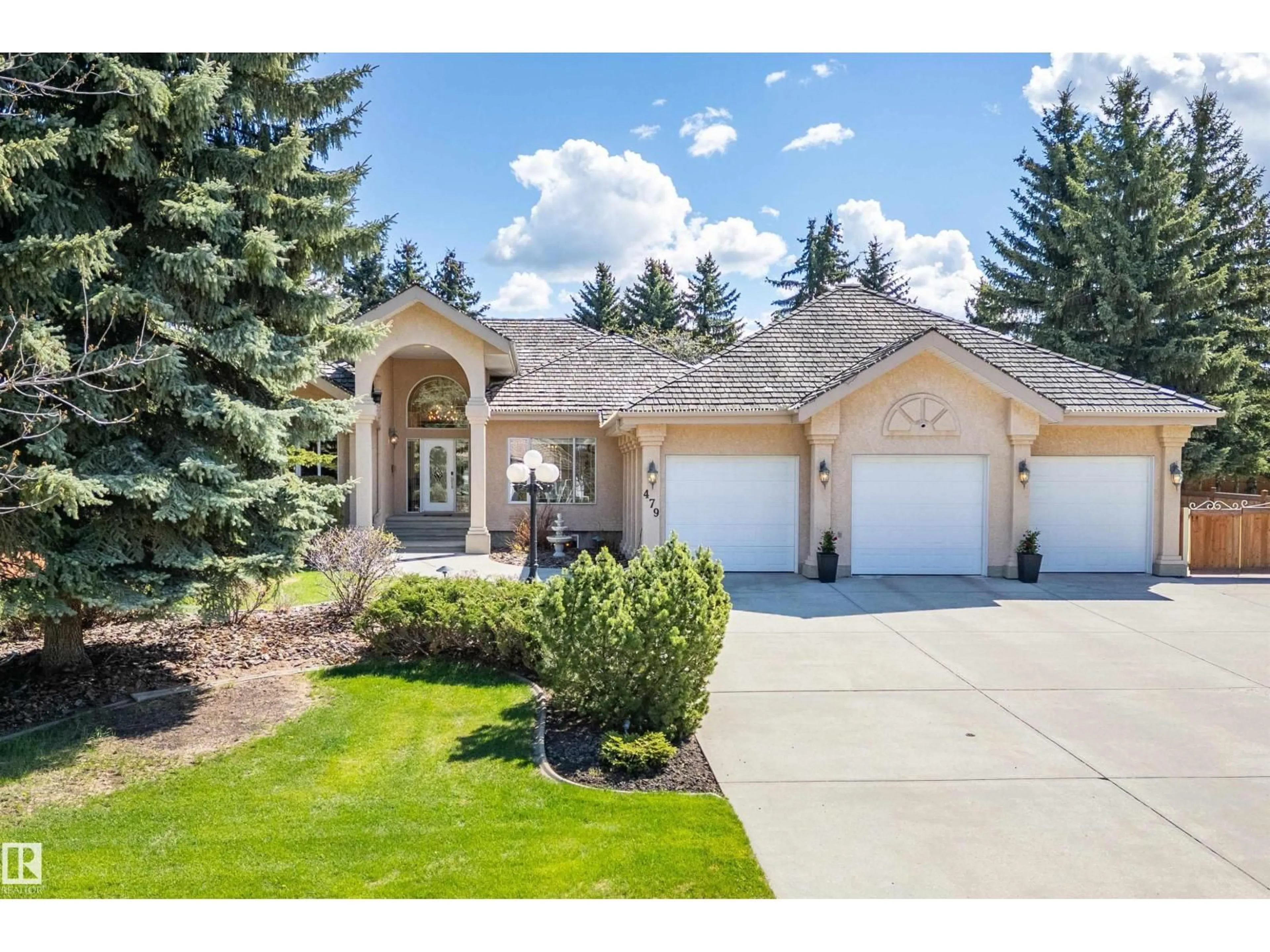 Home with vinyl exterior material, street for 479 ESTATE DR, Sherwood Park Alberta T8B1L9