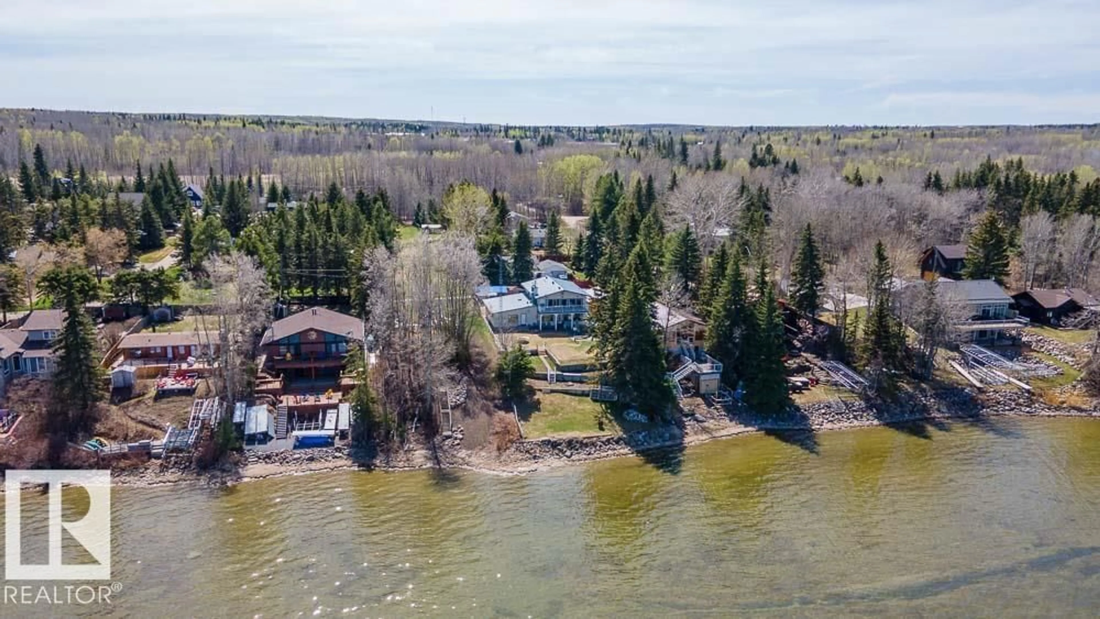 A pic from outside/outdoor area/front of a property/back of a property/a pic from drone, water/lake/river/ocean view for 412 4TH ST, Rural Wetaskiwin County Alberta T0C2V0
