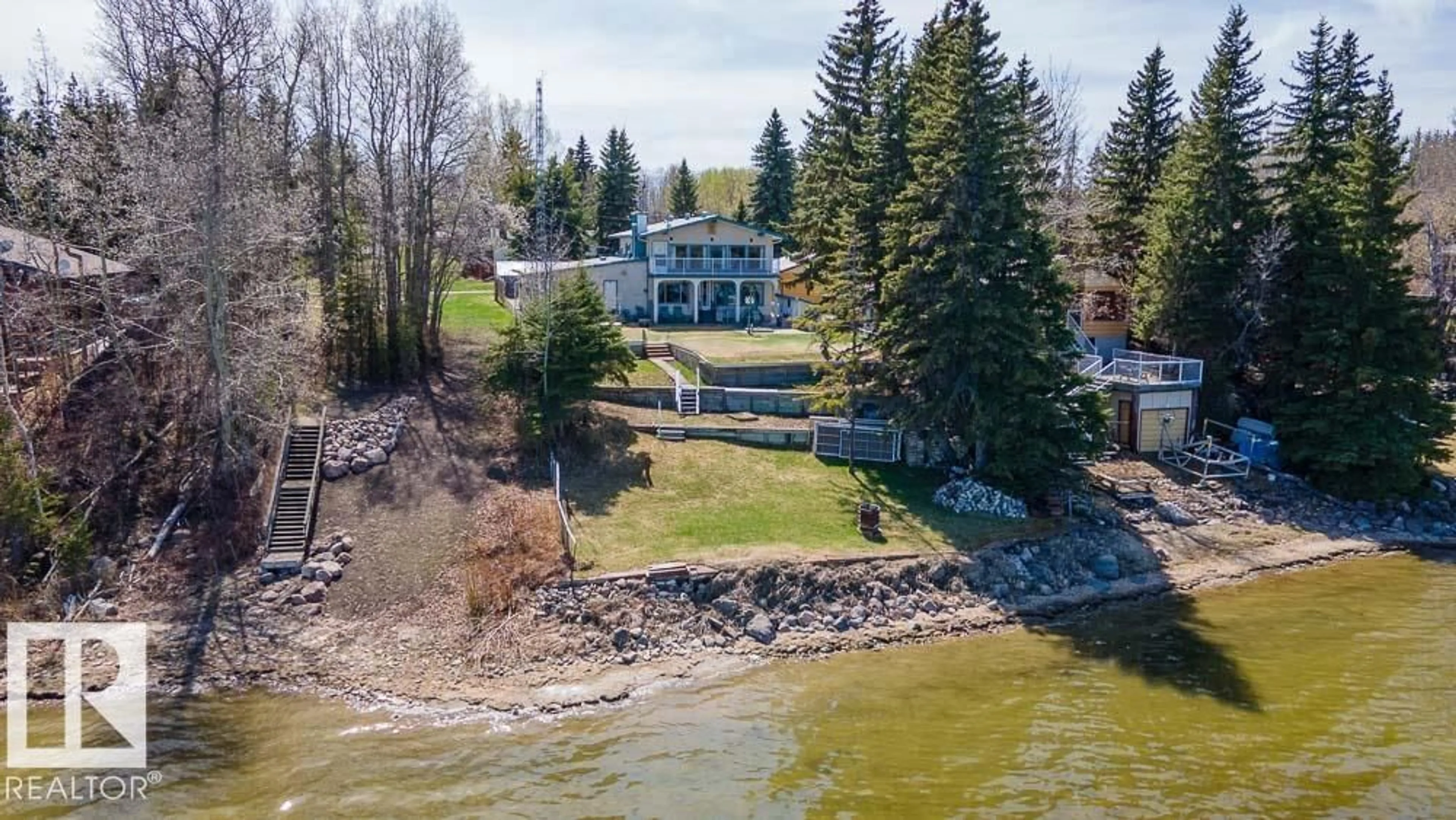 A pic from outside/outdoor area/front of a property/back of a property/a pic from drone, water/lake/river/ocean view for 412 4TH ST, Rural Wetaskiwin County Alberta T0C2V0