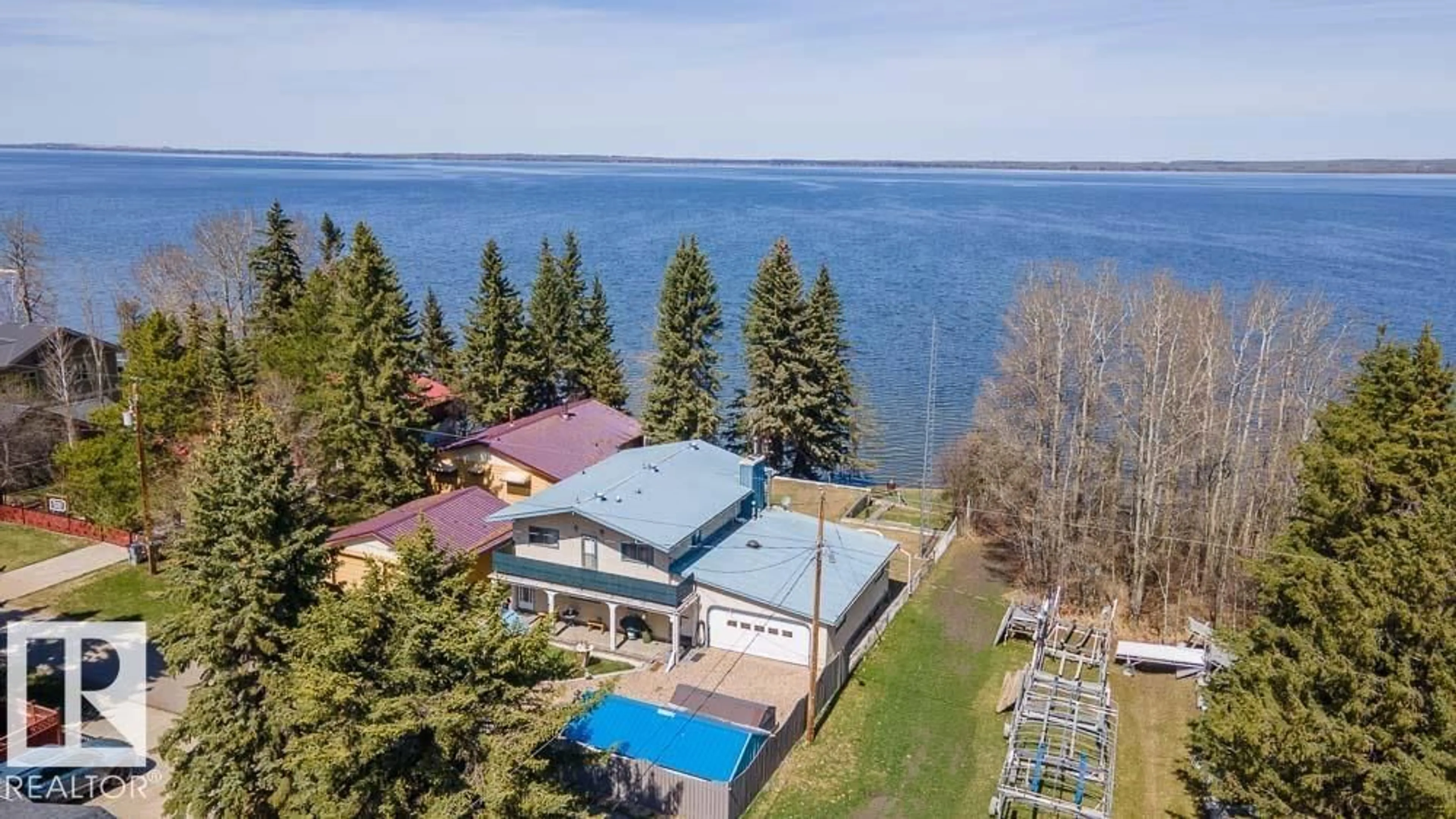 A pic from outside/outdoor area/front of a property/back of a property/a pic from drone, water/lake/river/ocean view for 412 4TH ST, Rural Wetaskiwin County Alberta T0C2V0