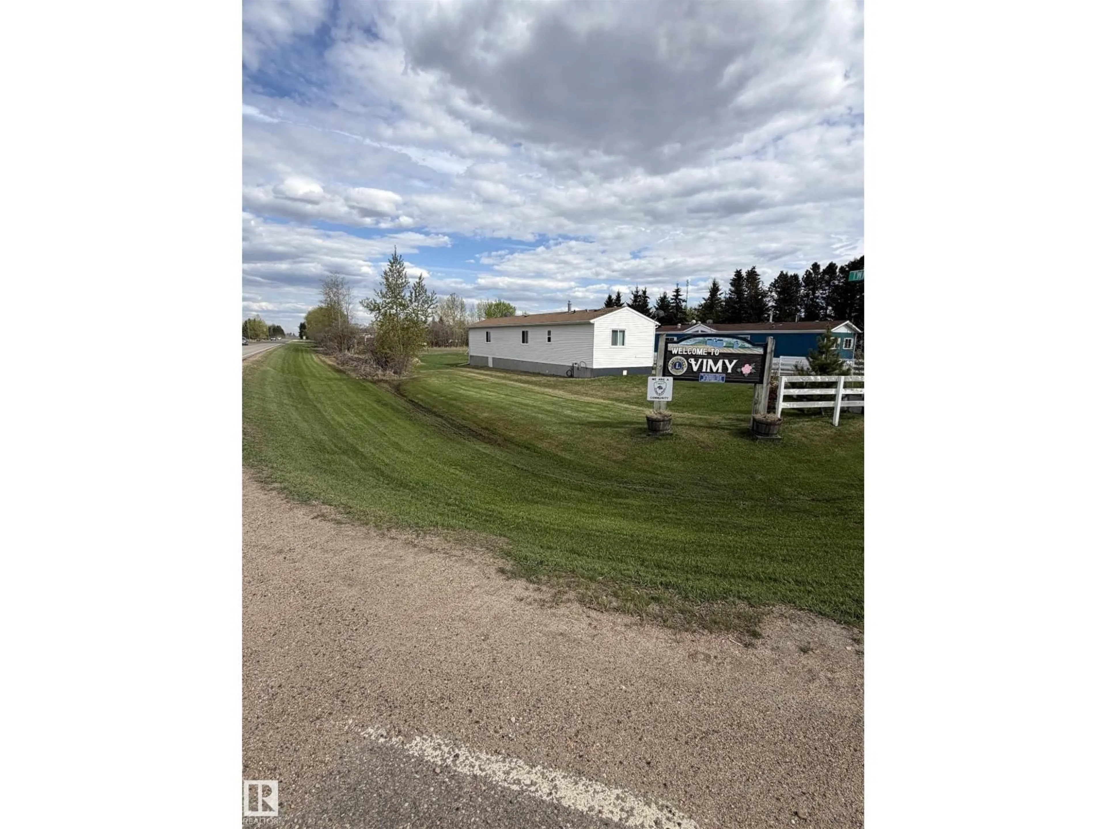 A pic from outside/outdoor area/front of a property/back of a property/a pic from drone, unknown for 5031 52 ST, Vimy Alberta T0G2J0