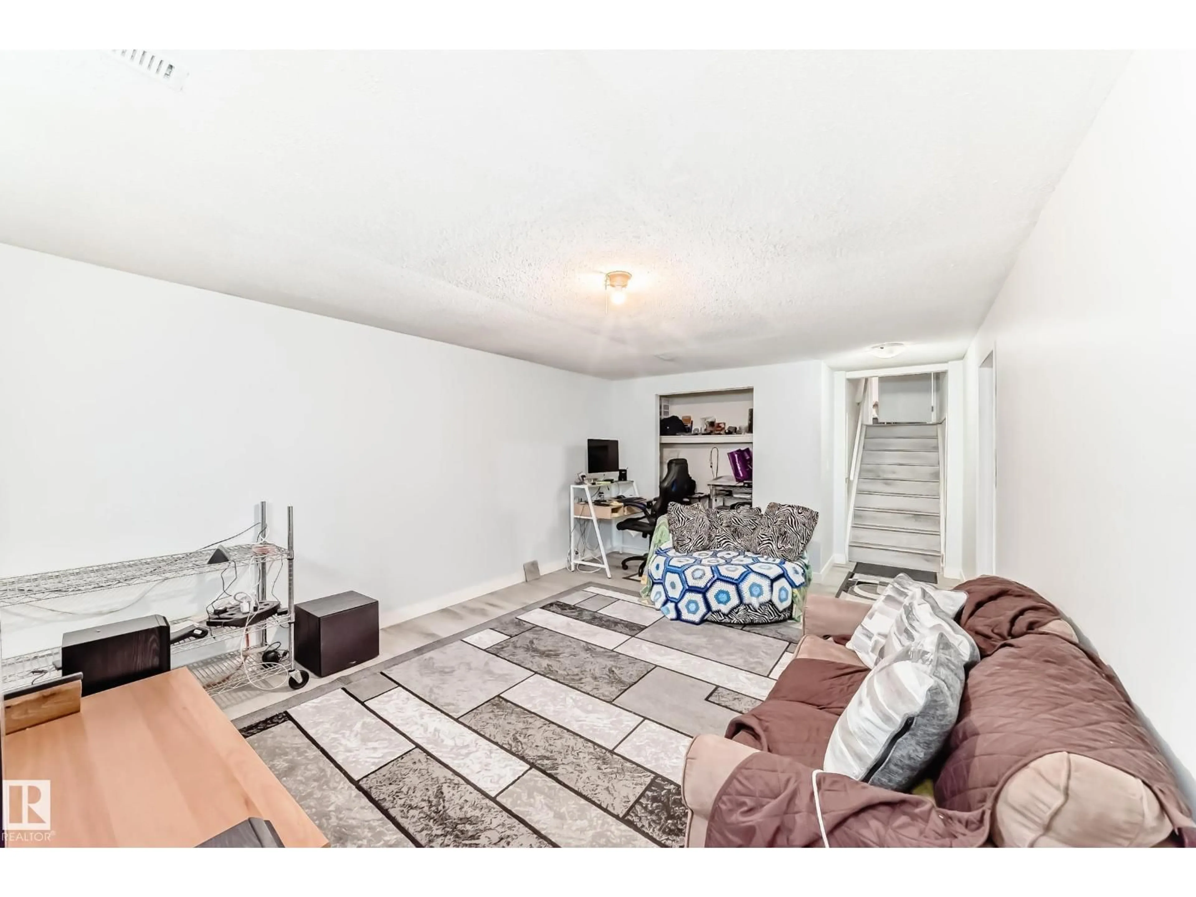 Unknown for NW - 1804 51 ST, Edmonton Alberta T6L1K1