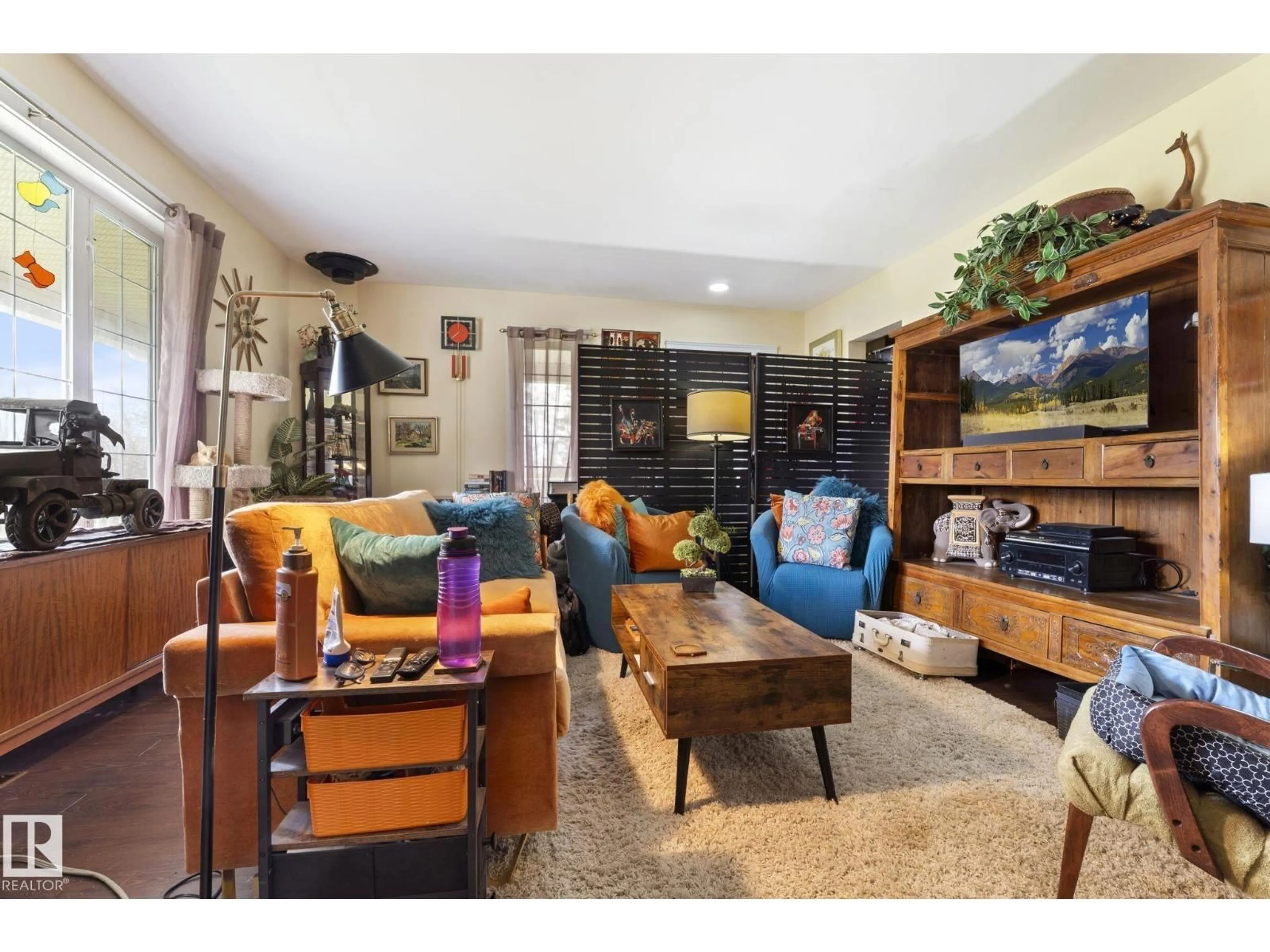 Living room with furniture, unknown for 54255 RGE ROAD 222, Rural Strathcona County Alberta T8L3Y6