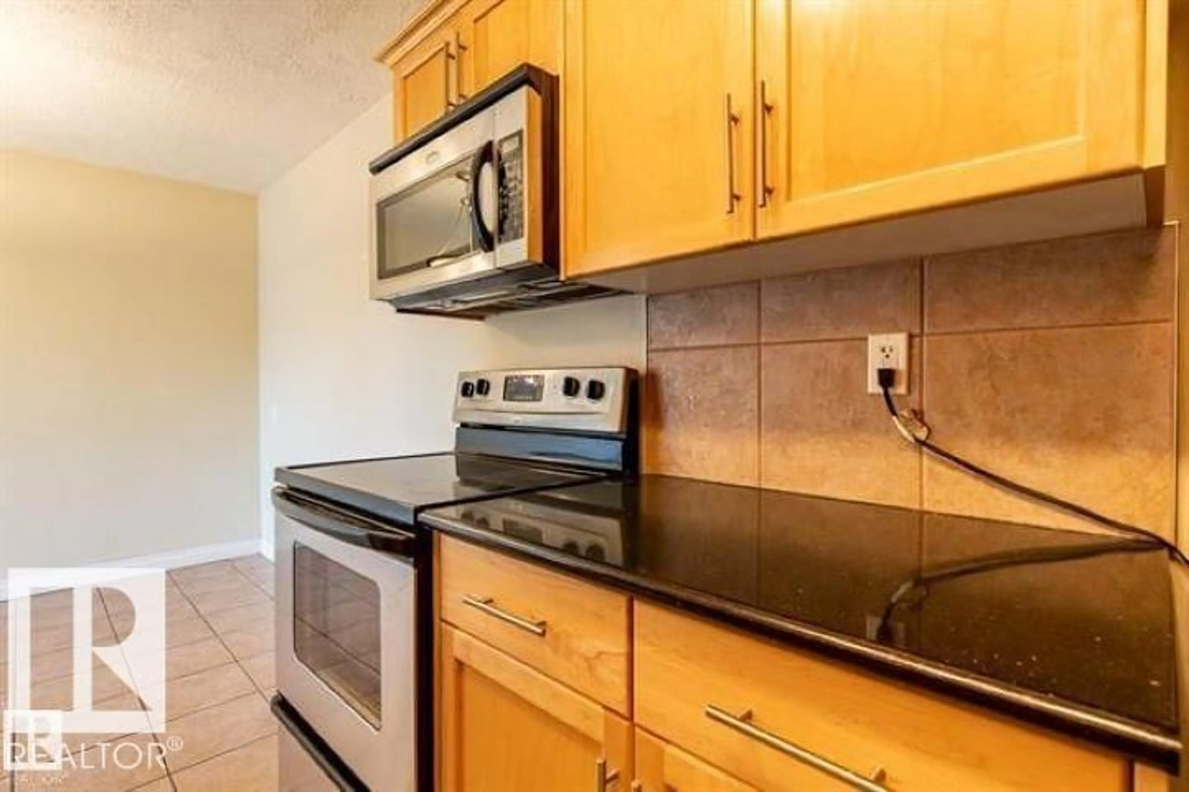 Standard kitchen, unknown for 307 - 8215 83 AV, Edmonton Alberta T6C1A7