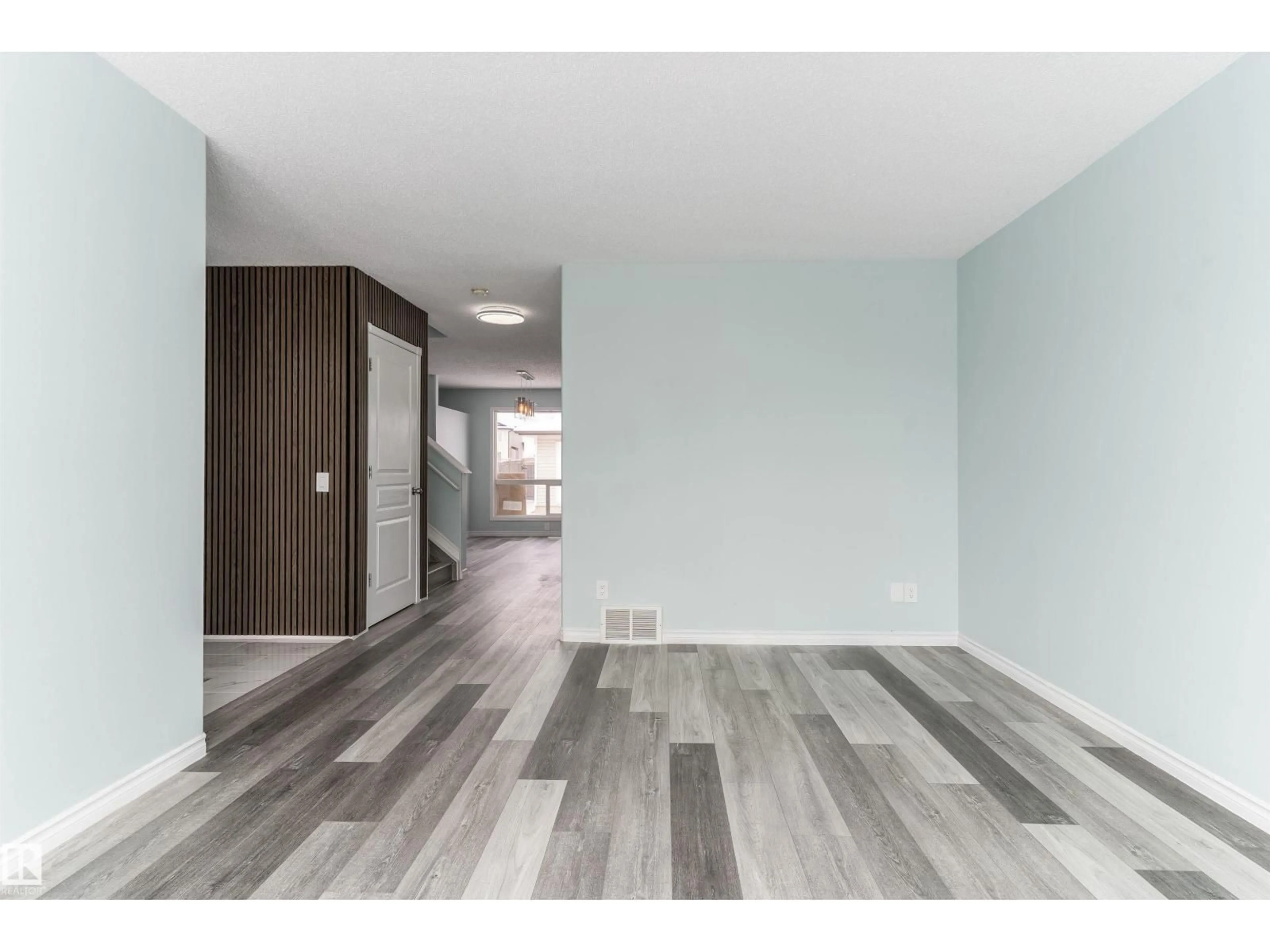 Indoor entryway for NW - 16304 43 ST, Edmonton Alberta T5Y0H8