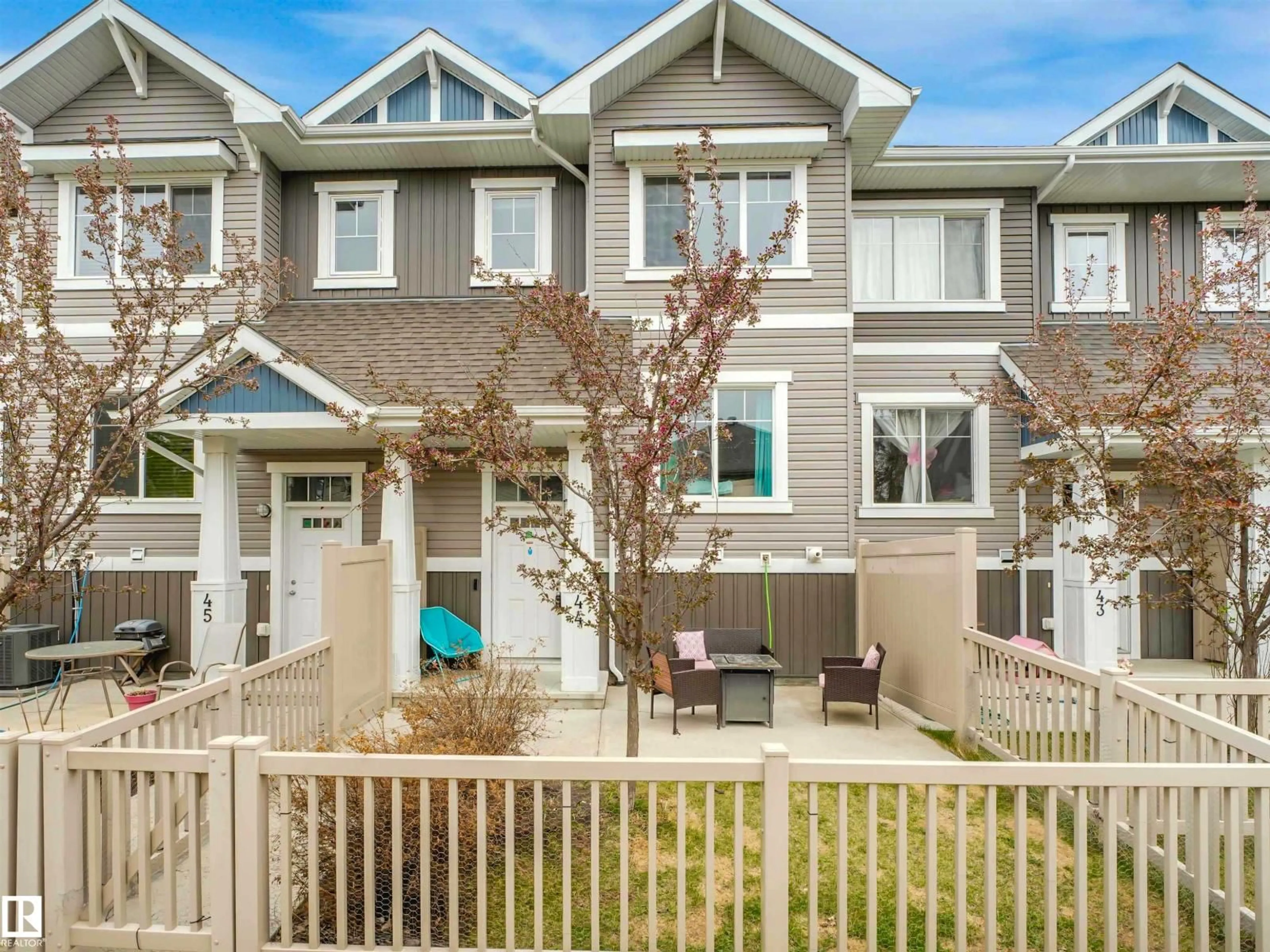 Home with vinyl exterior material, street for #44 - 1140 CHAPPELLE BV, Edmonton Alberta T6W2Z3