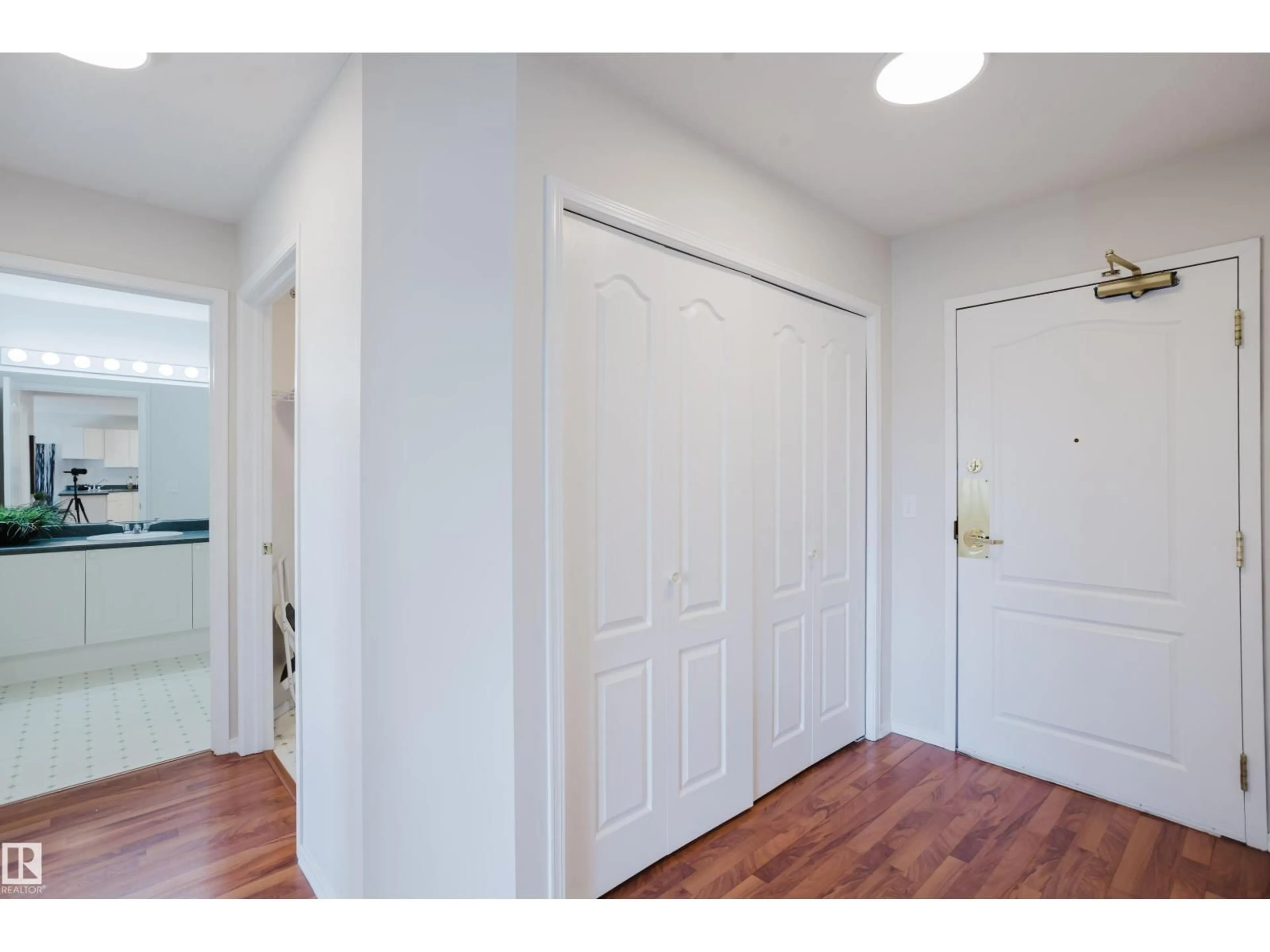 Indoor entryway for #435 - 13441 127 ST, Edmonton Alberta T5L5B6