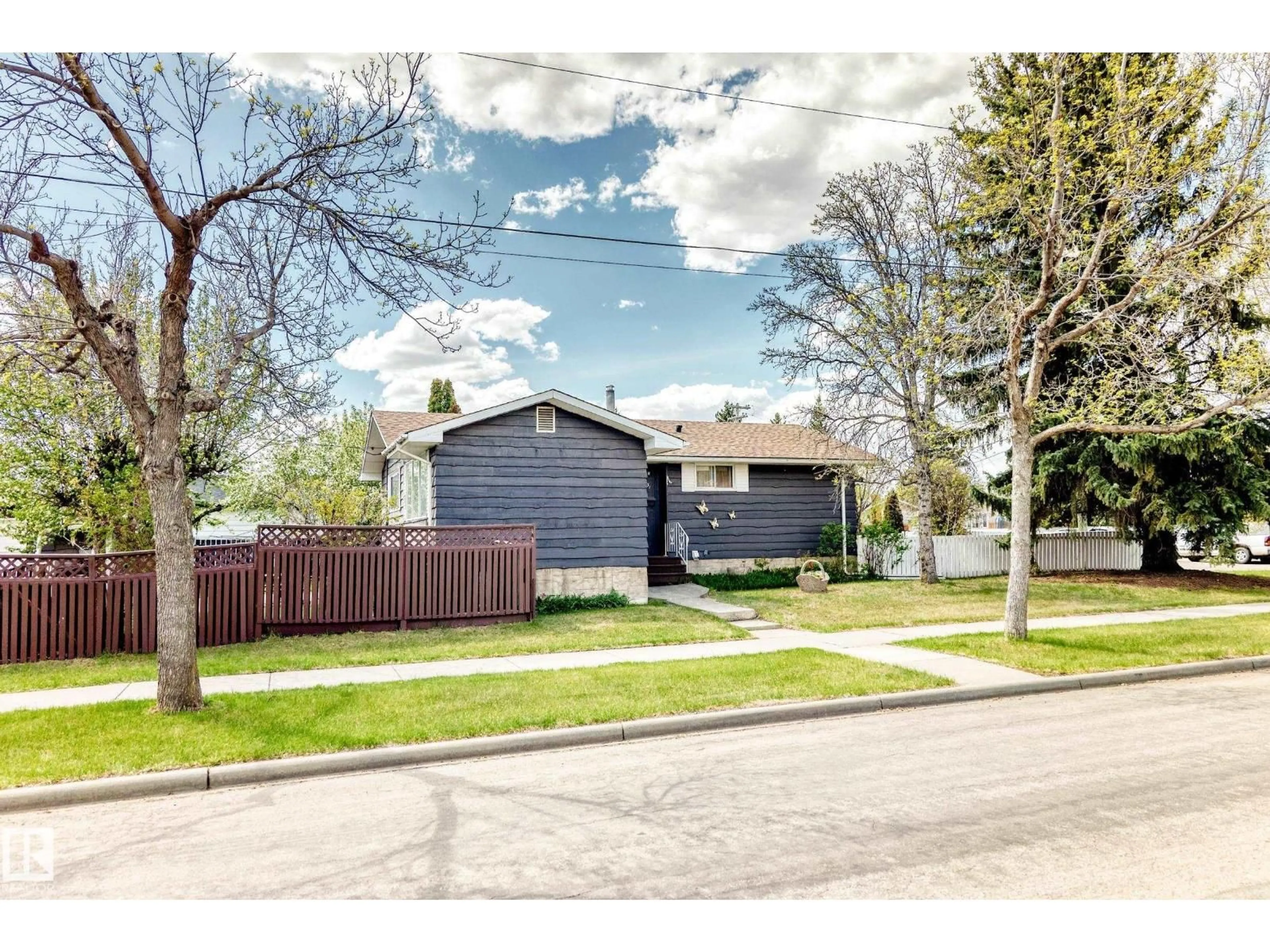Unknown for 16331 109 AV, Edmonton Alberta T5P1B9