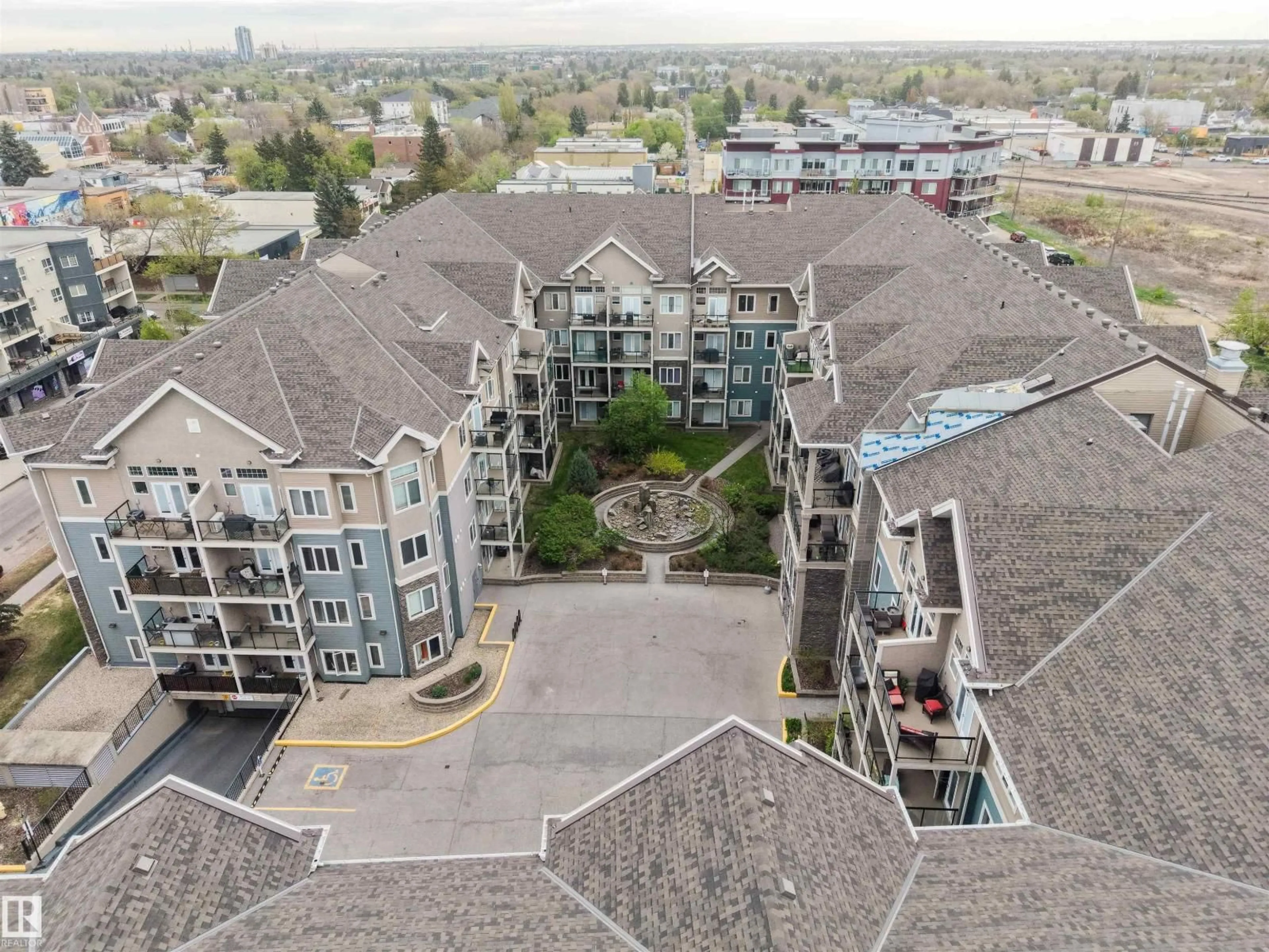 Unknown for 235 - 10121 80 AV, Edmonton Alberta T6E0B9