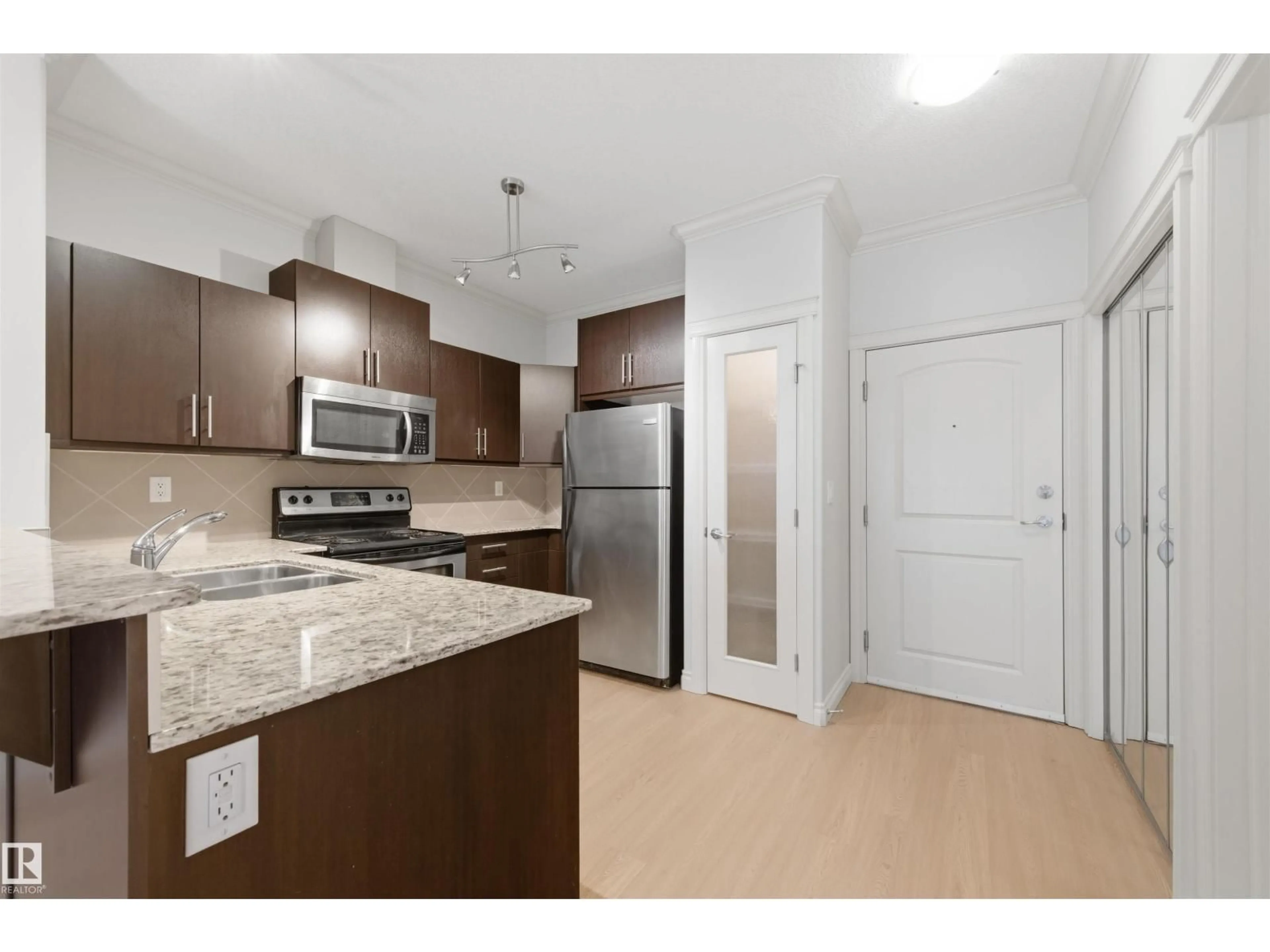 Unknown for 235 - 10121 80 AV, Edmonton Alberta T6E0B9
