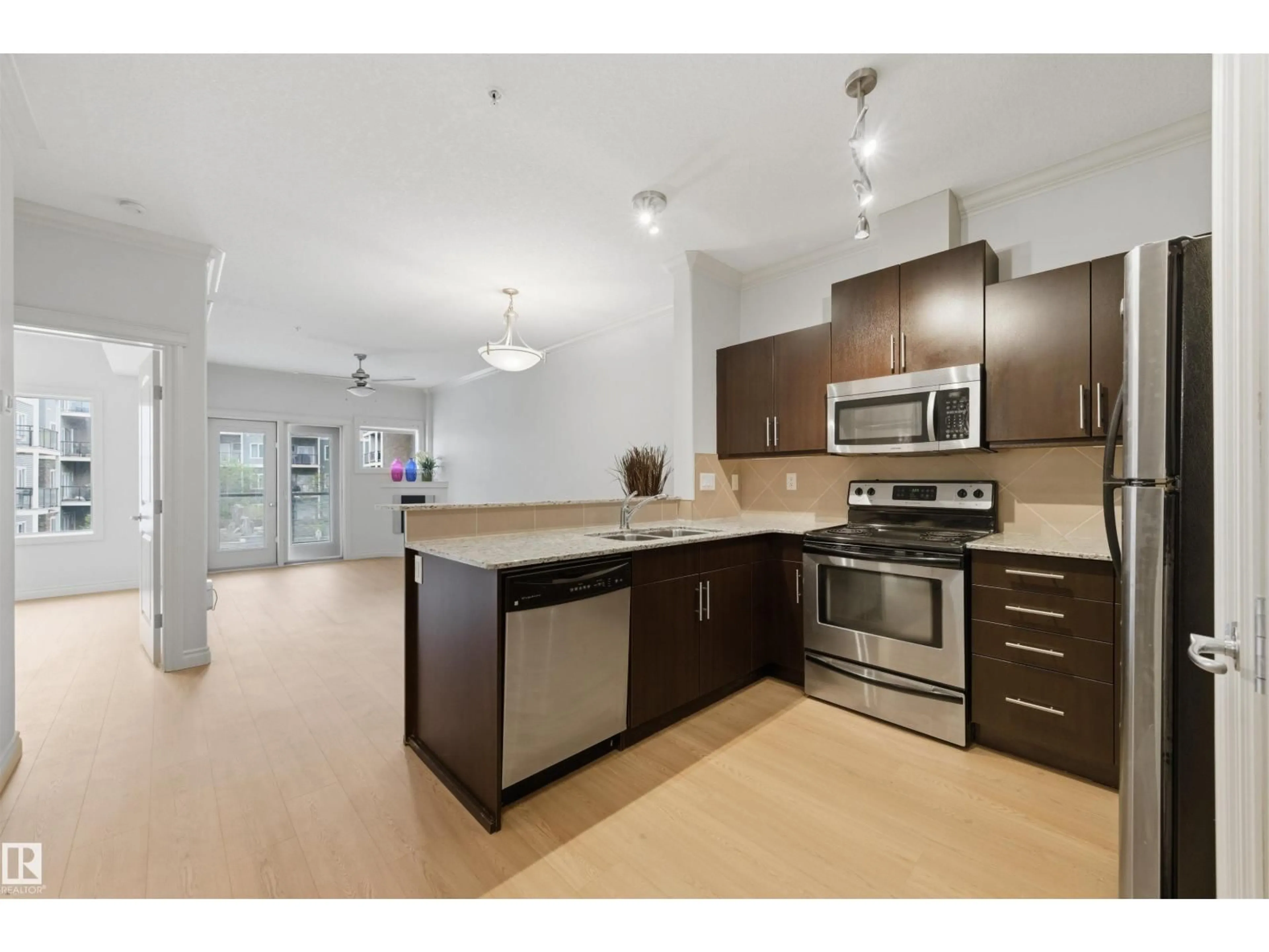 Unknown for 235 - 10121 80 AV, Edmonton Alberta T6E0B9
