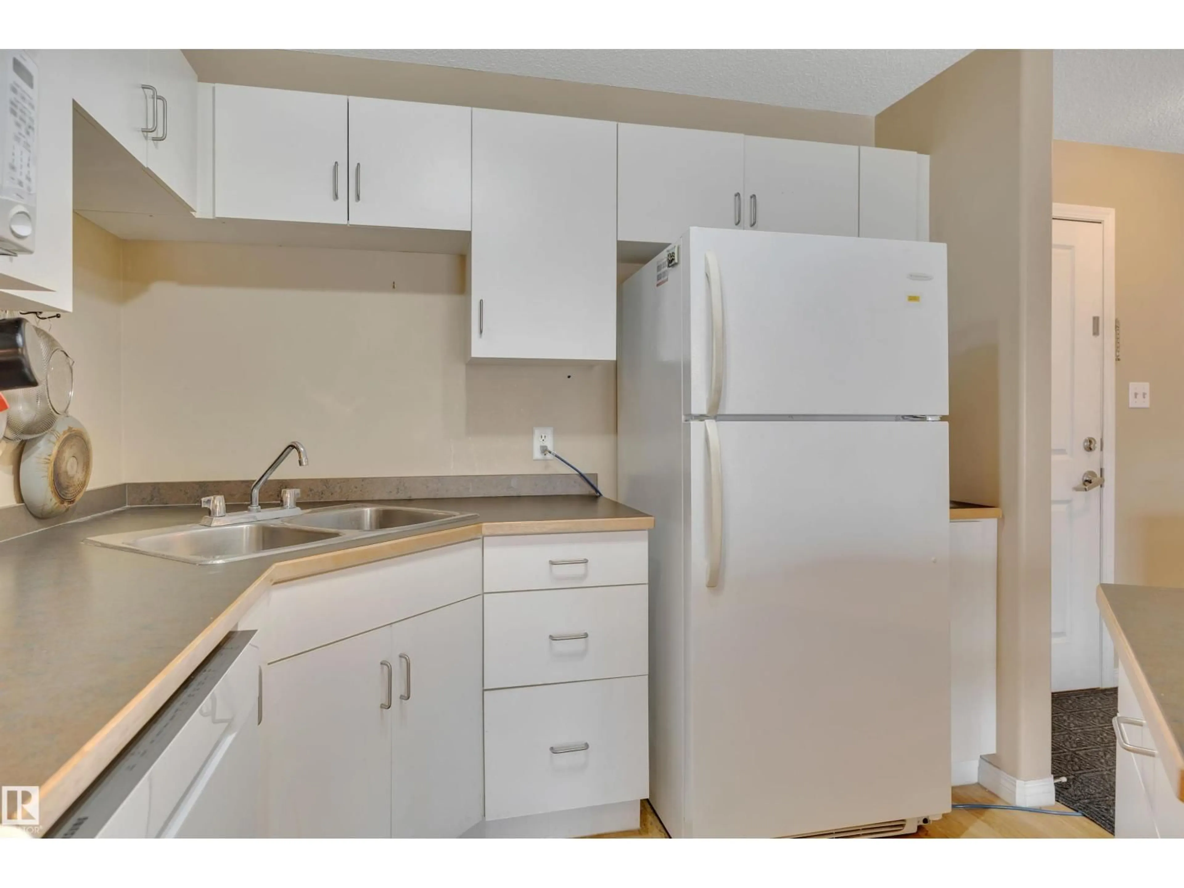 Unknown for #326 - 11325 83 ST, Edmonton Alberta T5B4W5