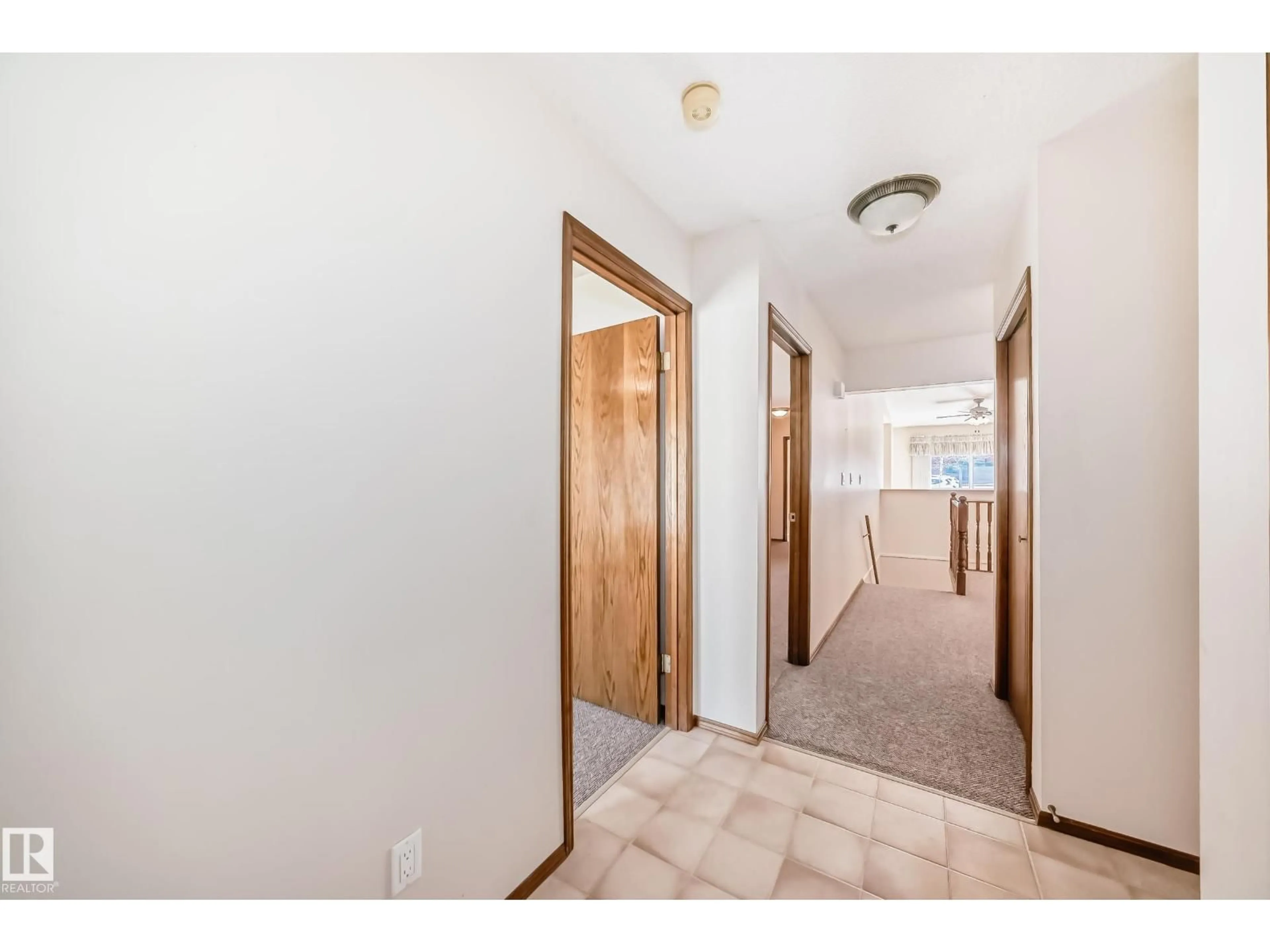 Unknown for 4815 32 AV, Edmonton Alberta T6L4Y7