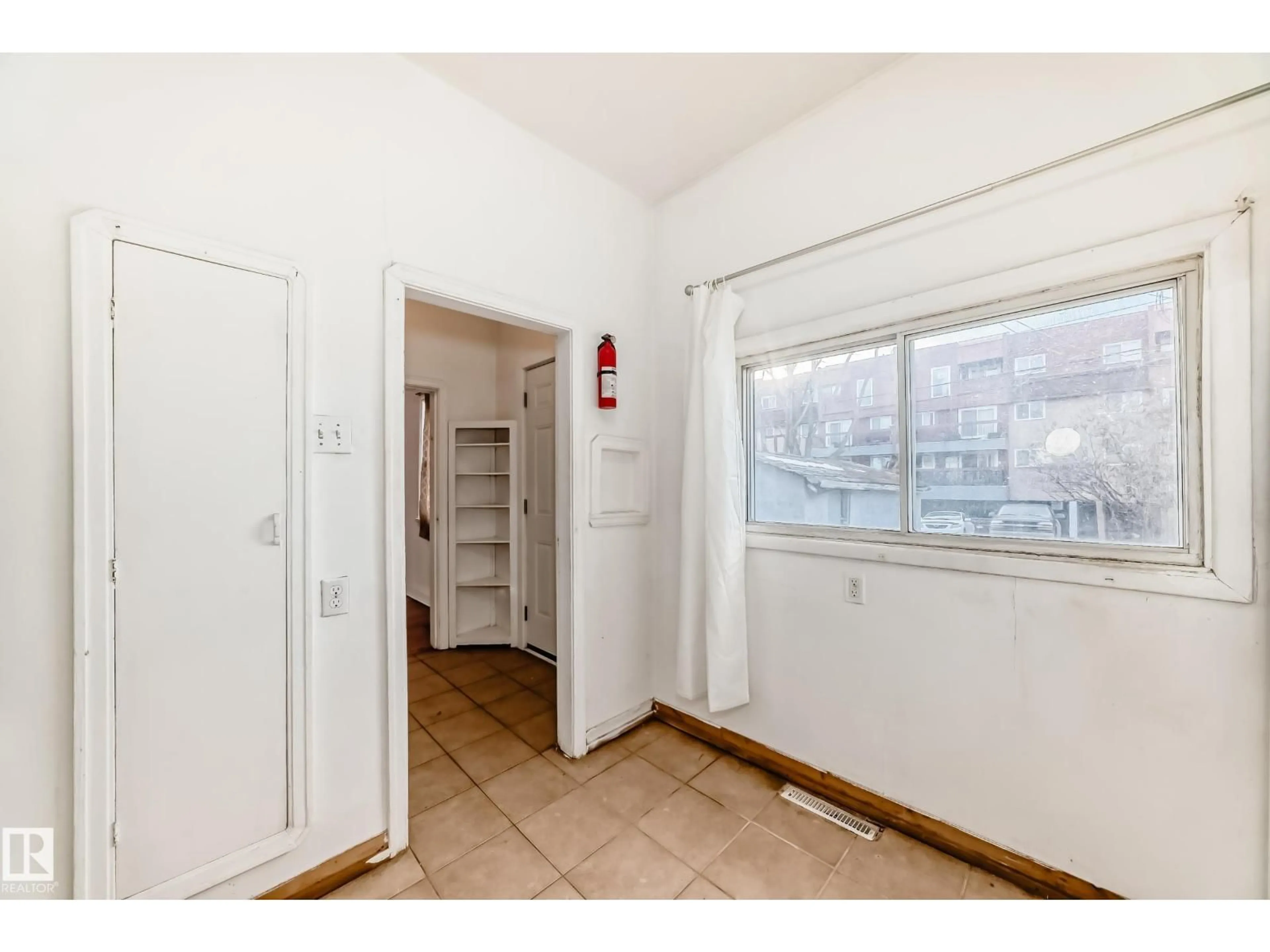 Unknown for 10564 92 ST, Edmonton Alberta T5H1T9