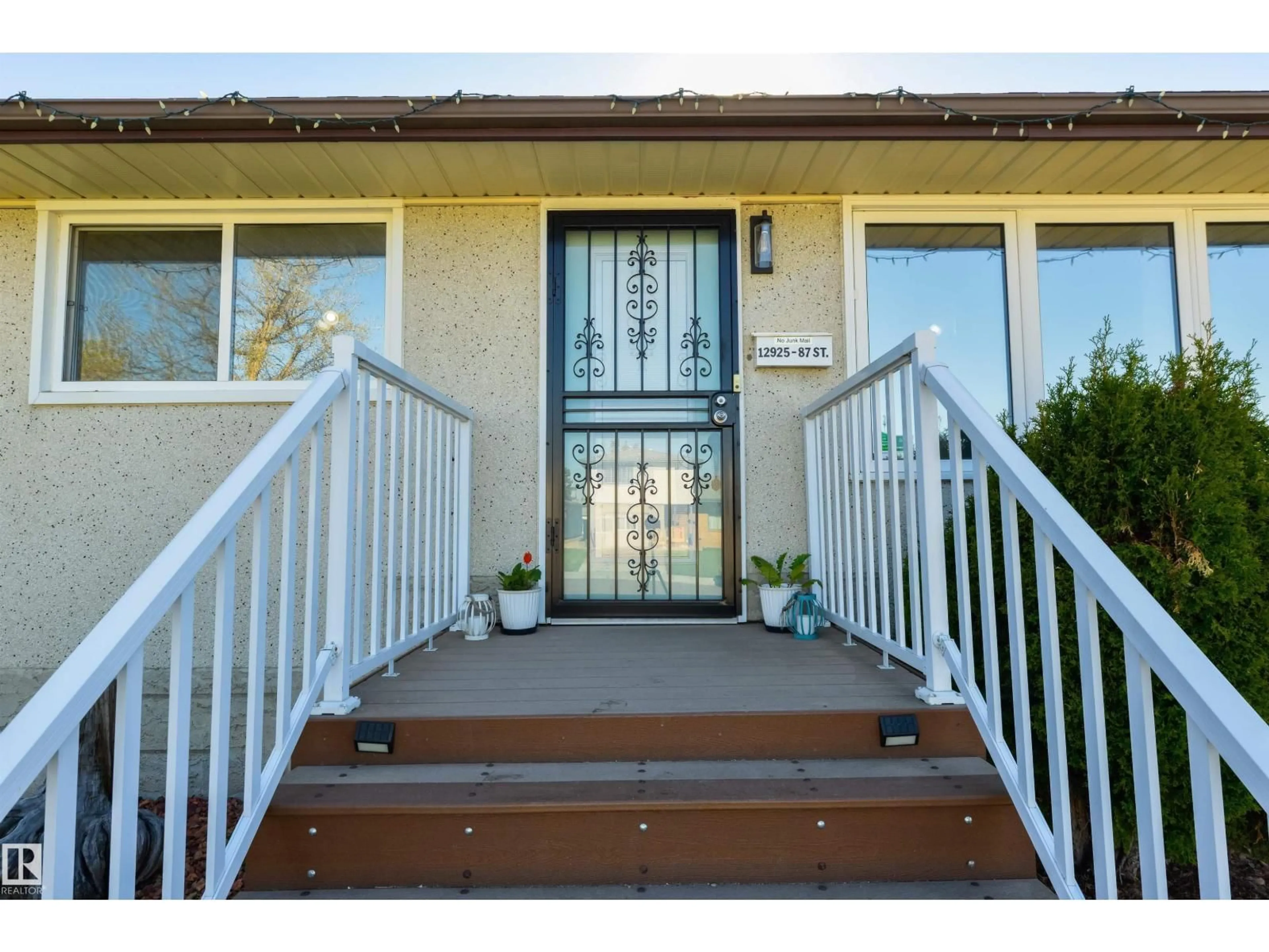 Indoor entryway for NW - 12925 87 ST, Edmonton Alberta T5E3E2