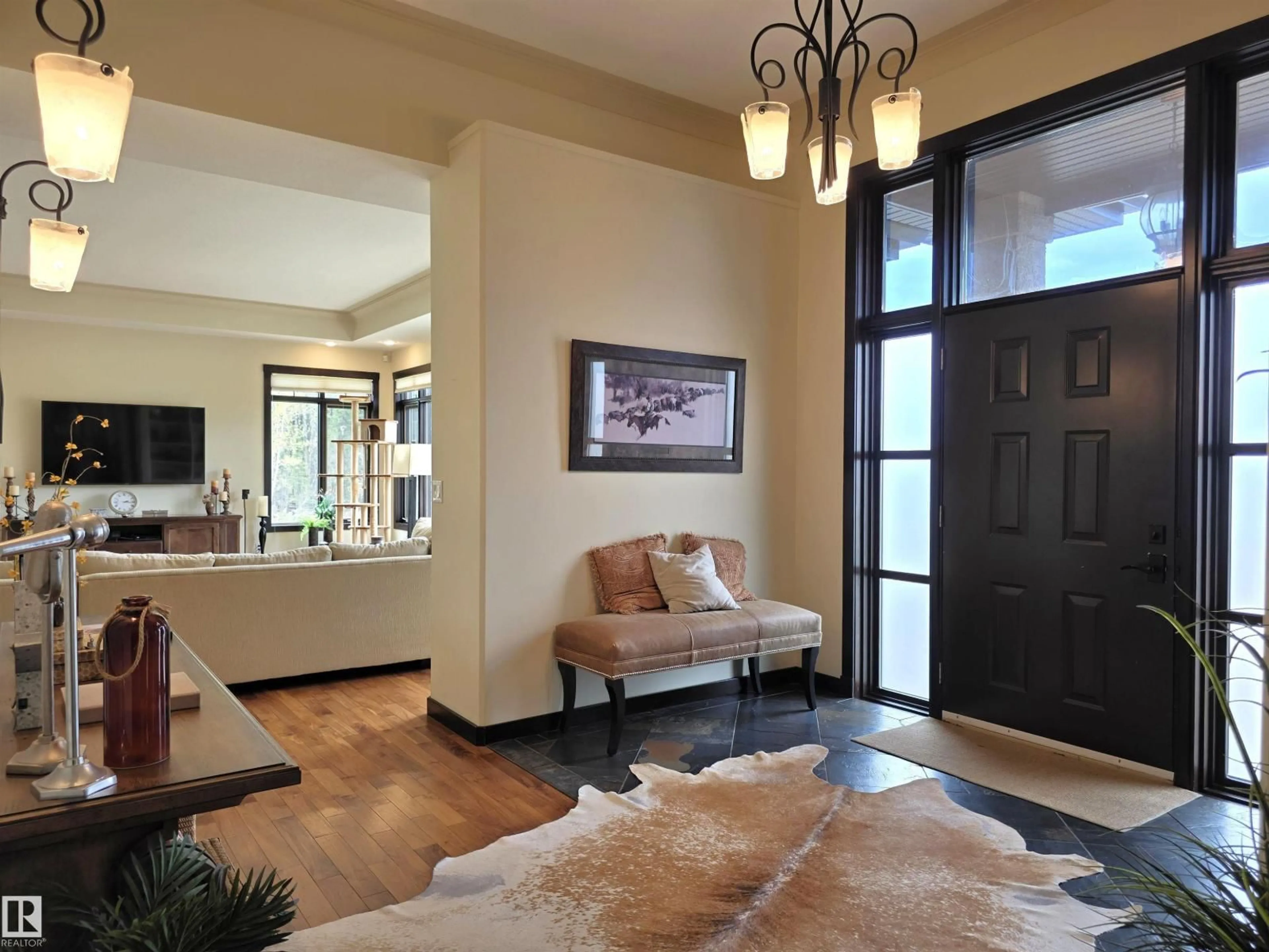 Indoor entryway for 51425 RANGE ROAD 80, Rural Parkland County Alberta T0E0S0