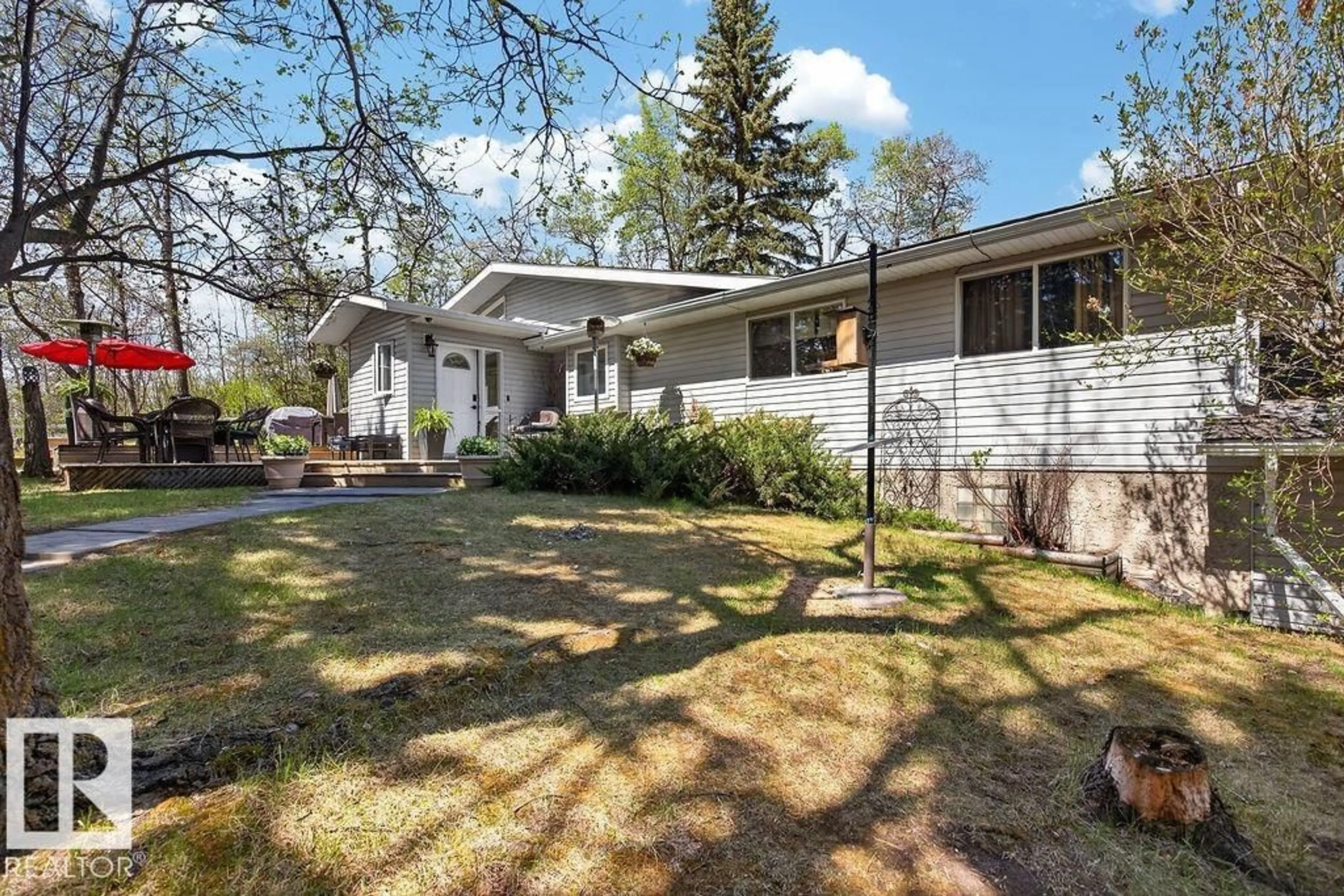 Home with vinyl exterior material, street for 49 52257 RGE ROAD 231, Rural Strathcona County Alberta T8B1A7