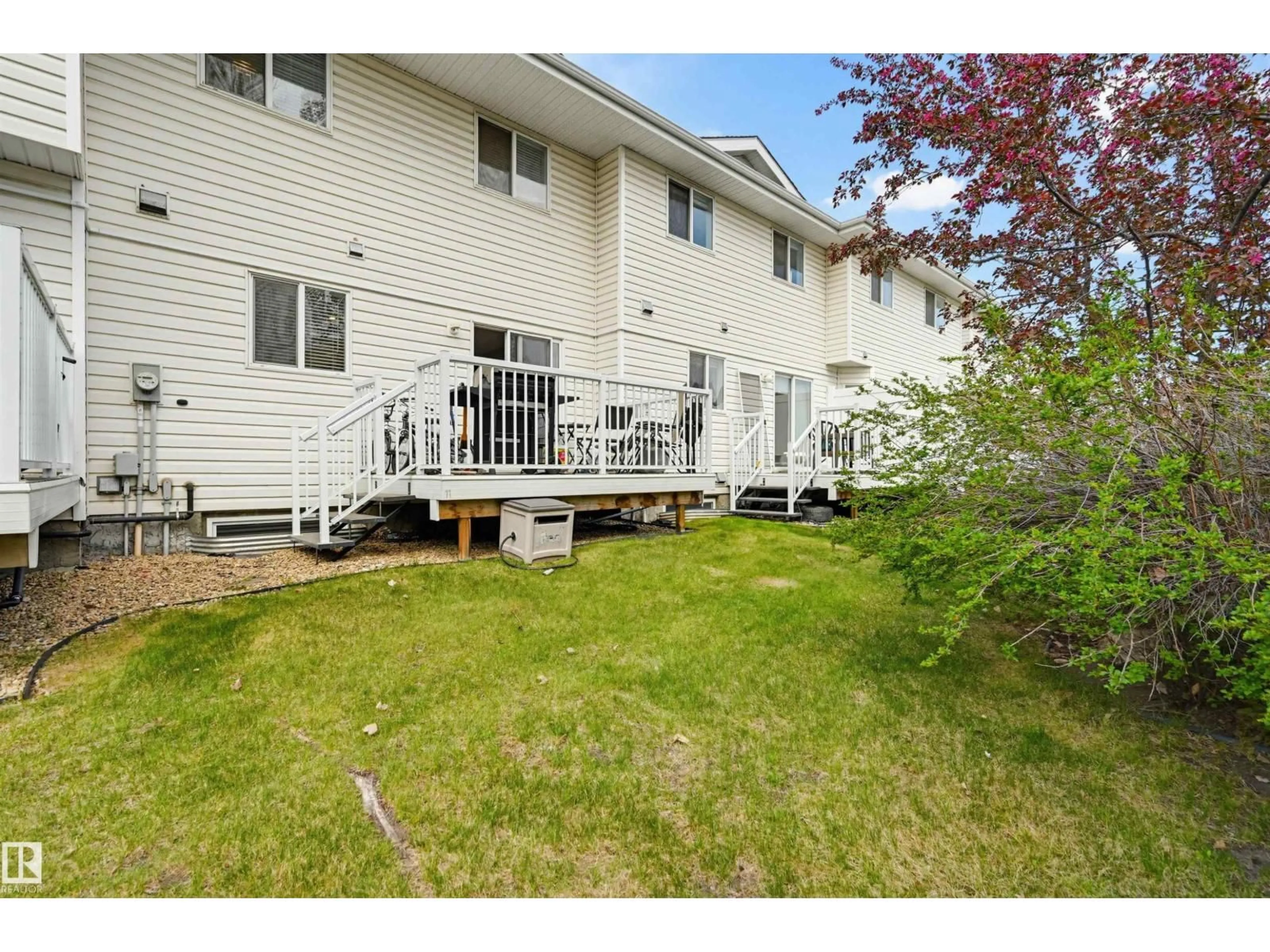 Patio, unknown for 11 - 3380 28A AV, Edmonton Alberta T6T1V4