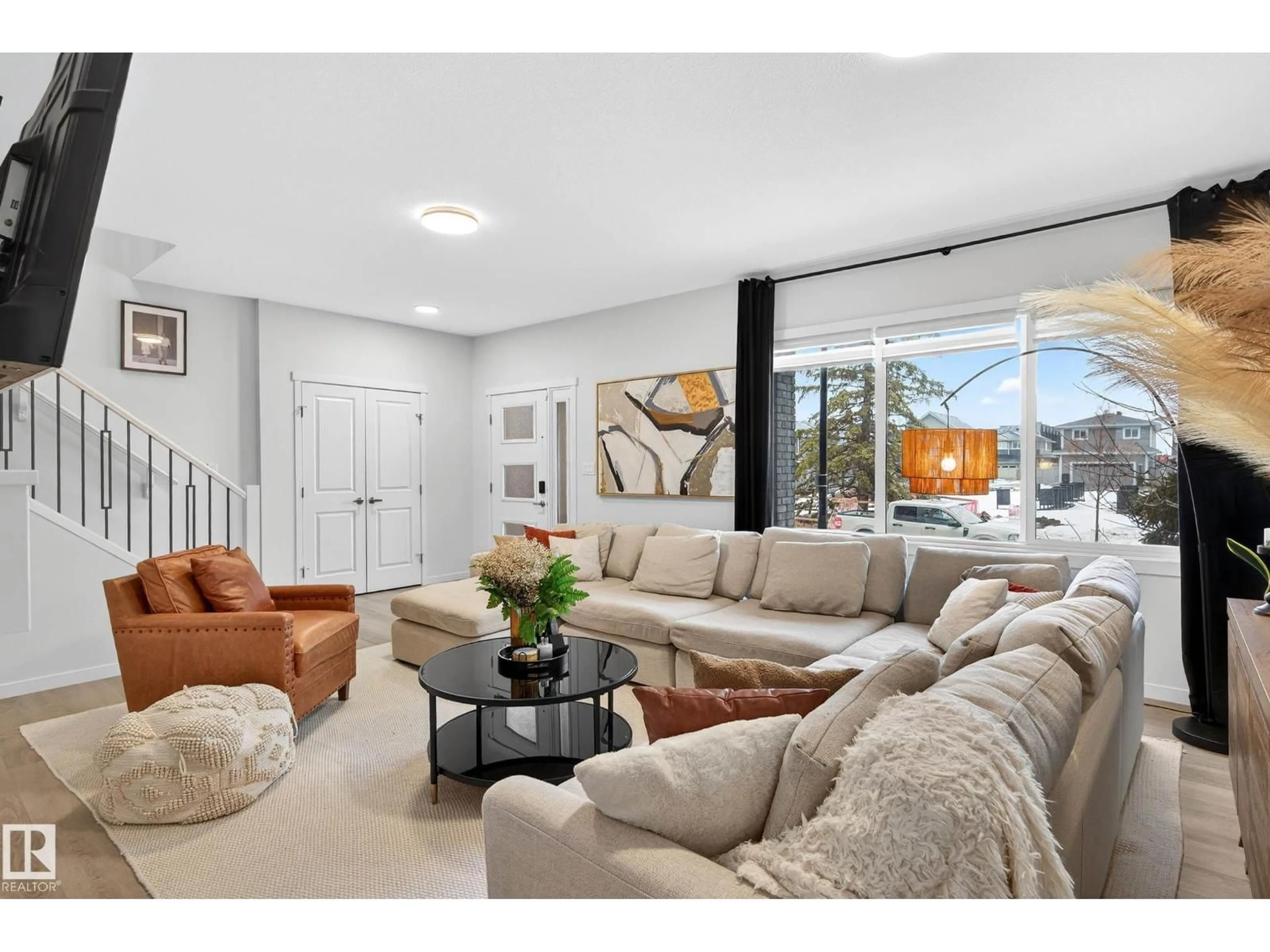 Living room with furniture, unknown for 6127 CARR RD, Edmonton Alberta T5E6Y4