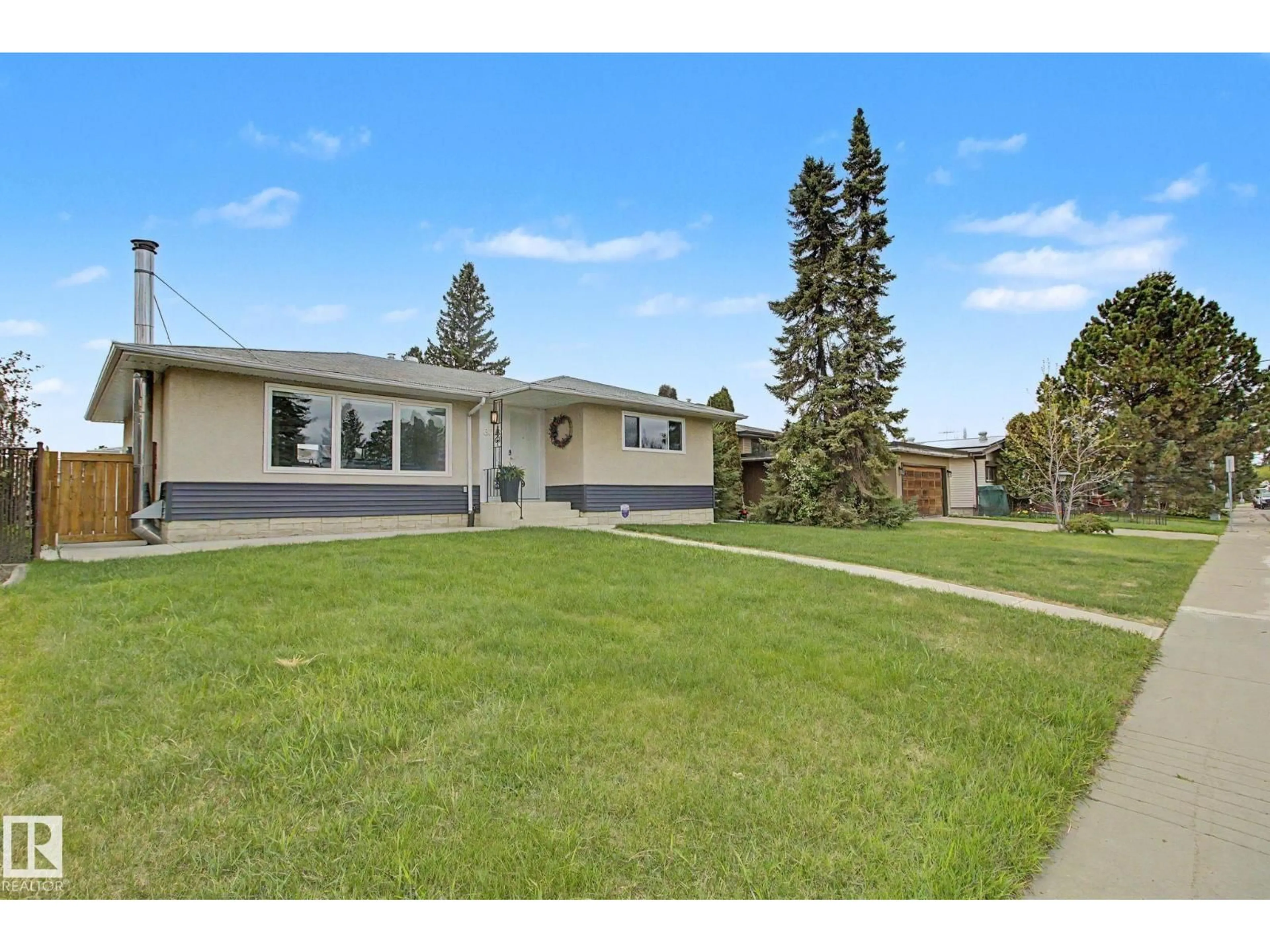 A pic from outside/outdoor area/front of a property/back of a property/a pic from drone, street for 3748 117 ST, Edmonton Alberta T6J1S7