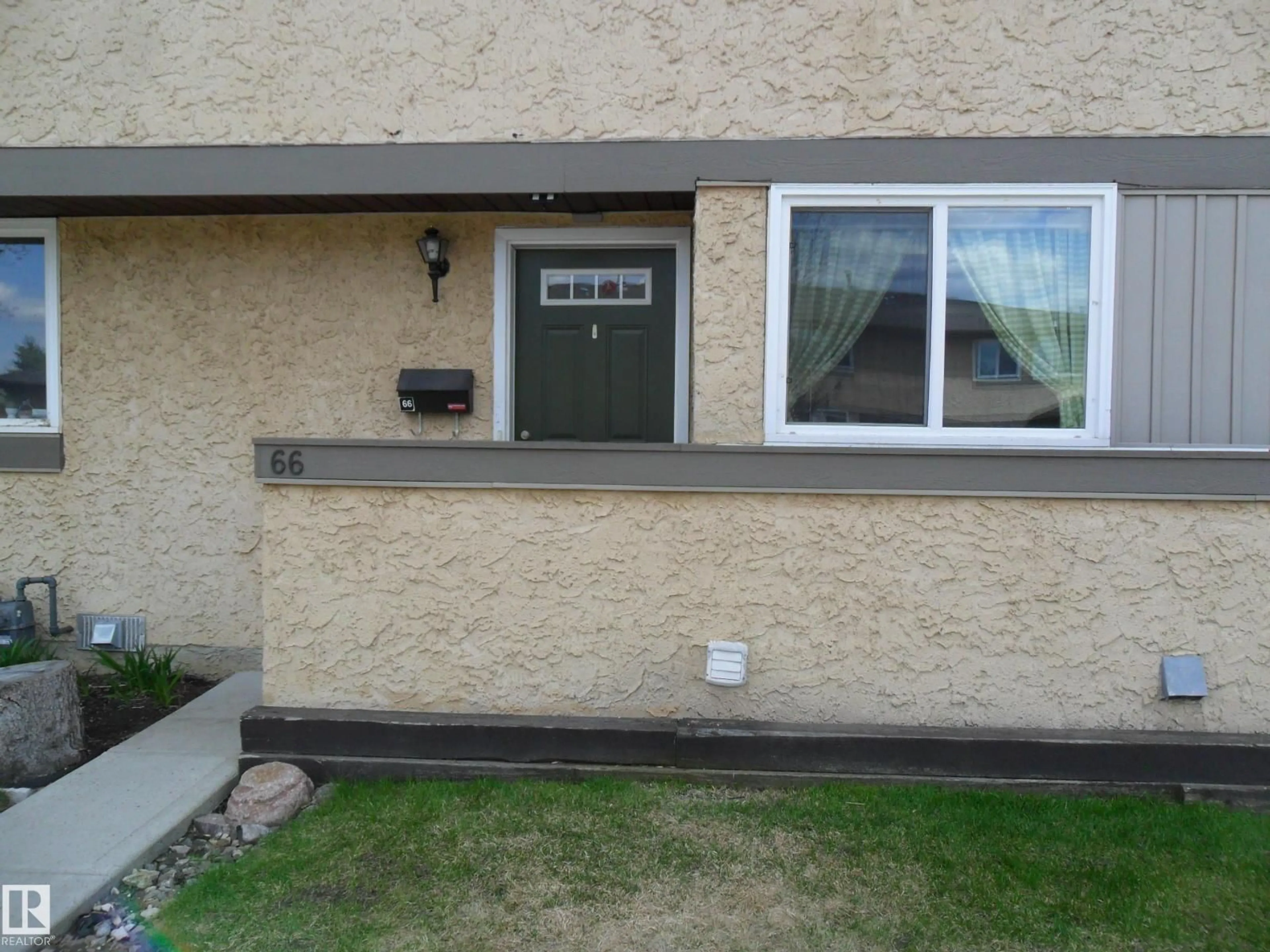 Unknown for 8930 99 AV, Fort Saskatchewan Alberta T8L3L1