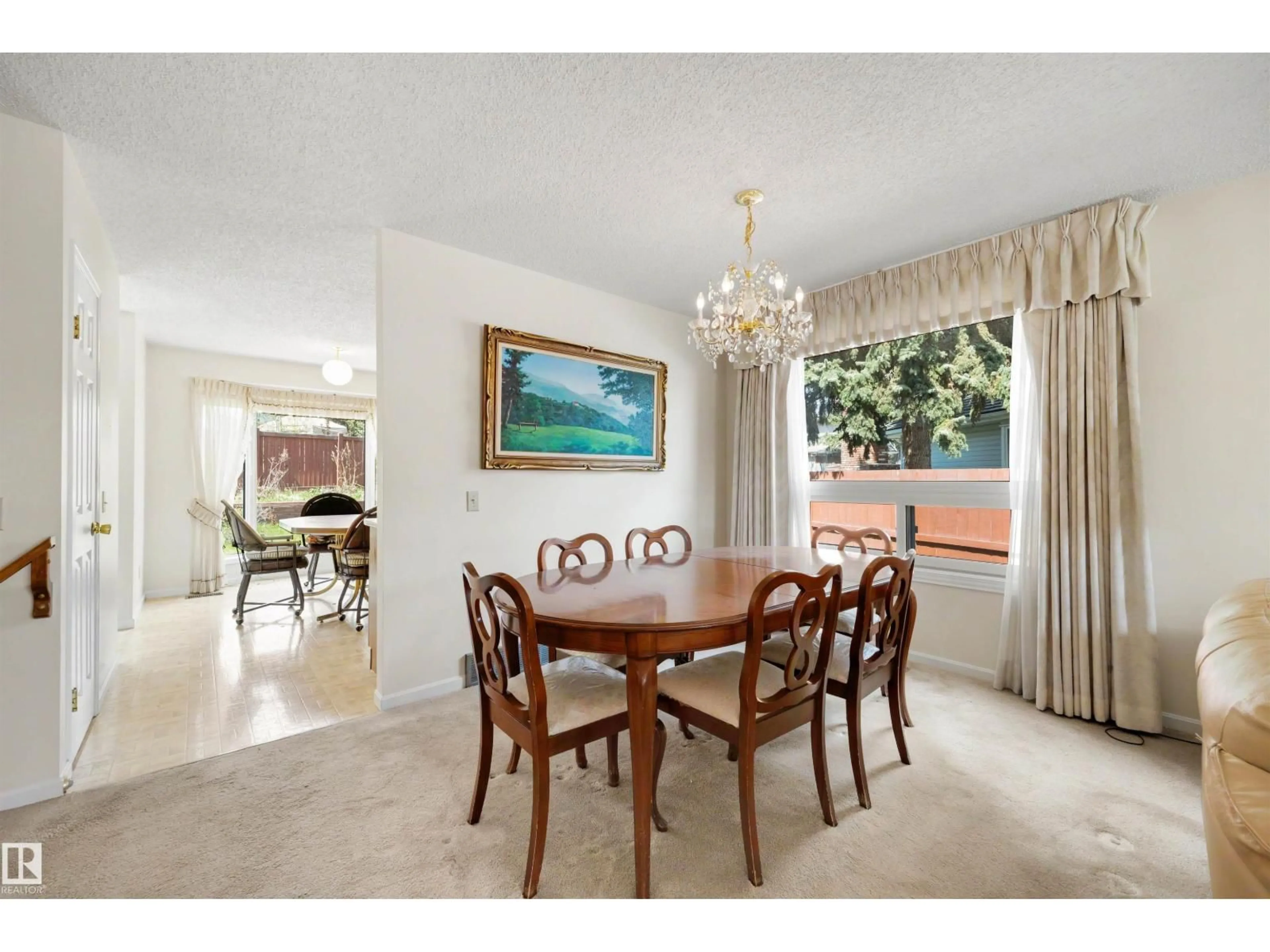 Dining room, unknown for 17946 57 AV, Edmonton Alberta T6M1X3