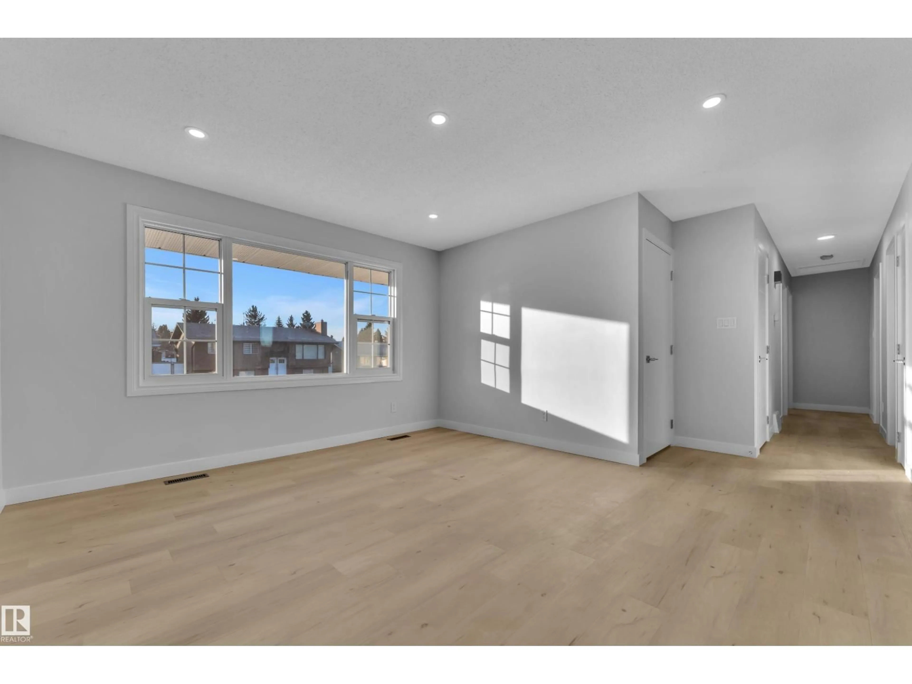 A pic of a room for 5118 17A AV NW, Edmonton Alberta T6L1A6