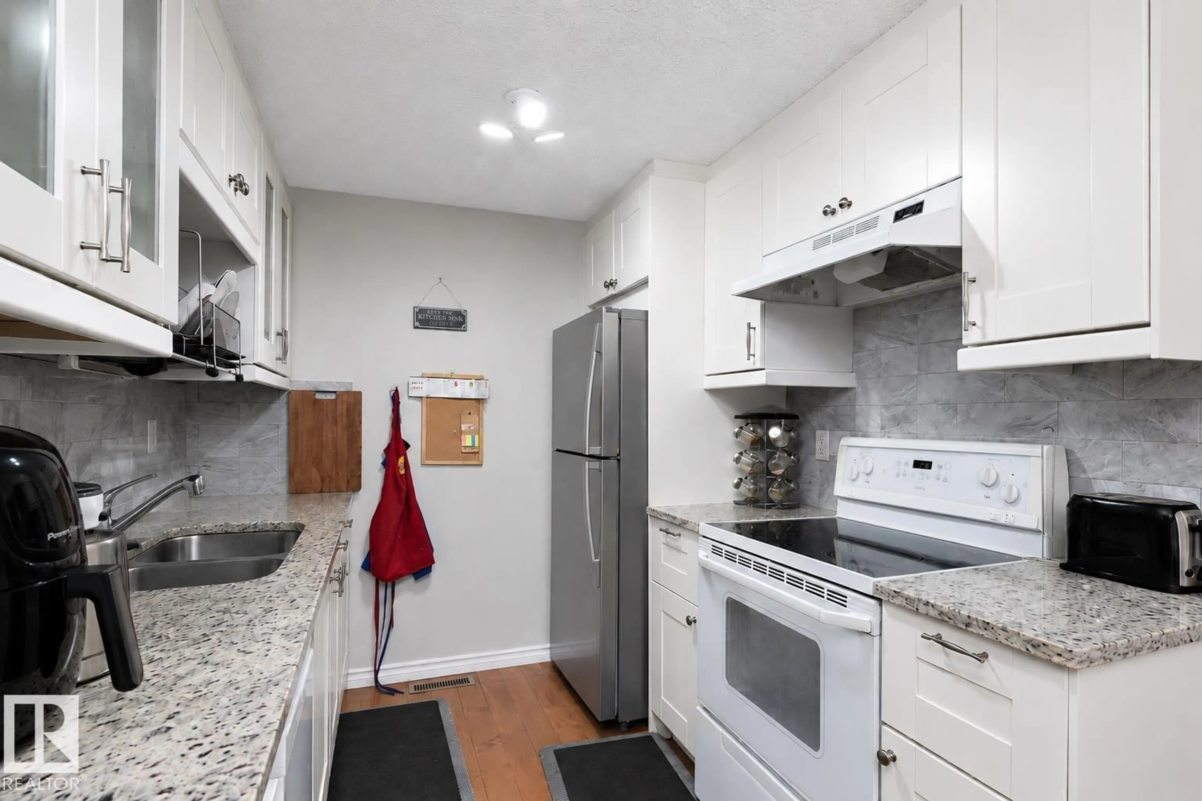 Standard kitchen, unknown for 6617 180 ST NW, Edmonton Alberta T5T2A3